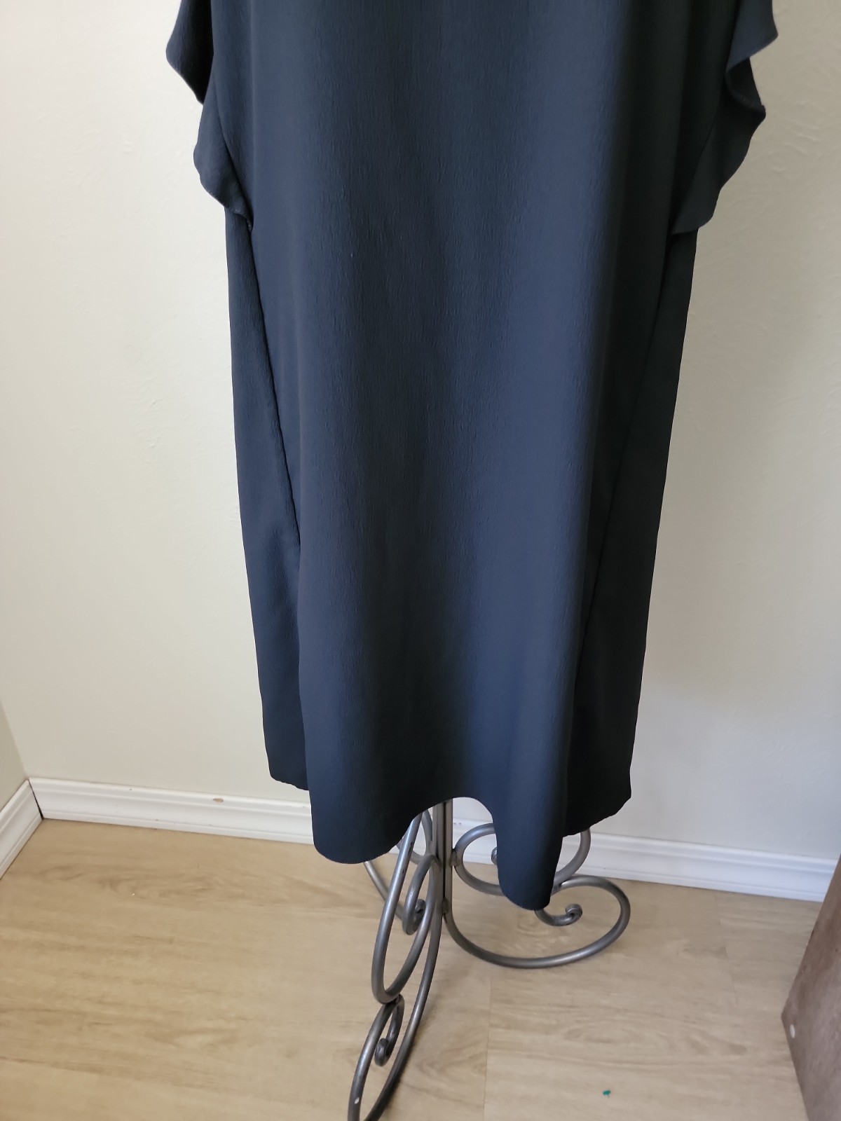 Carven Black Flutter Sleeve Crepe Shift Dress Size EU 38 Medium 6/8 Designer