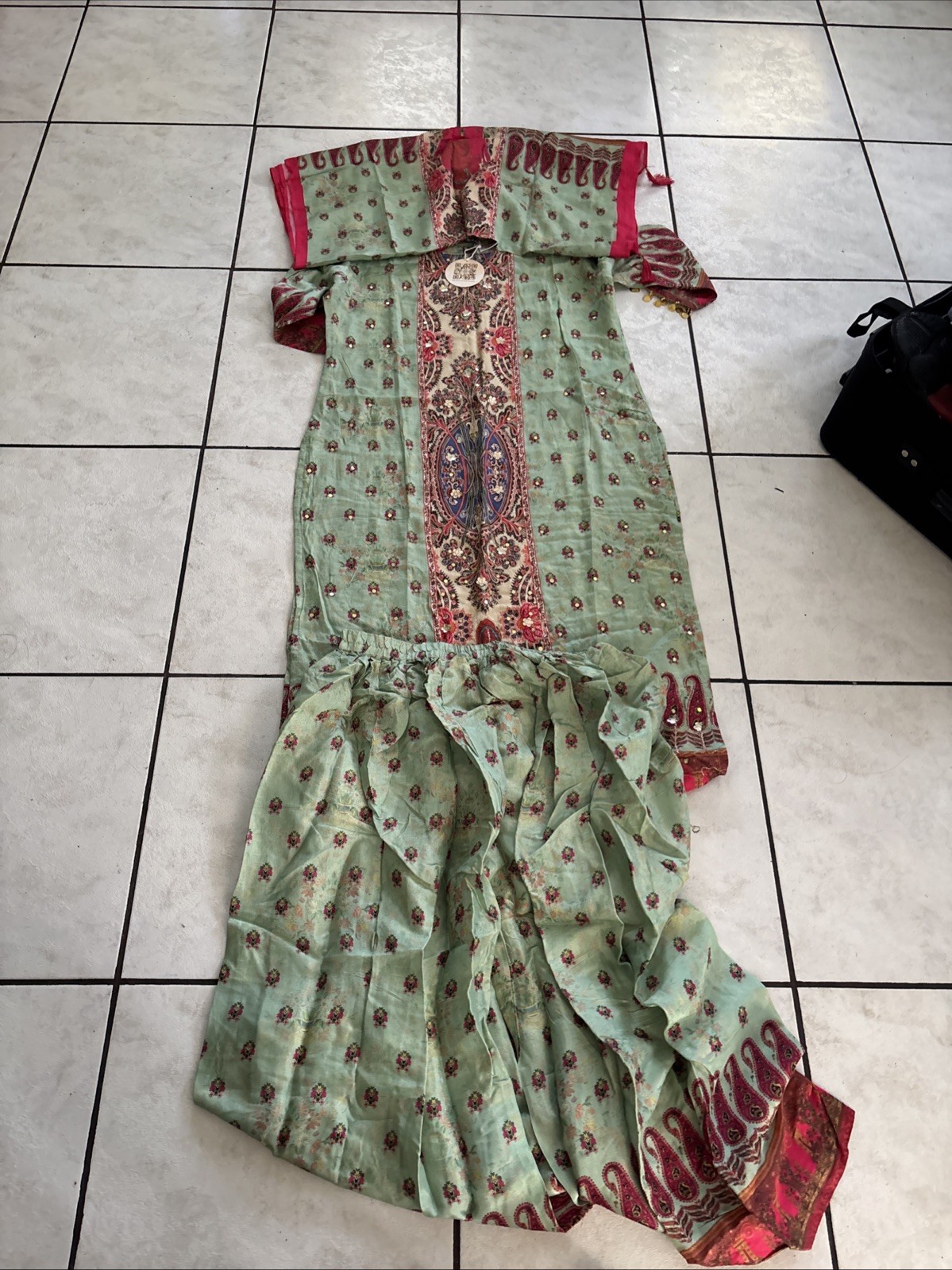 India Boutique Dress Womens Large White Tropical Pleated Satin Maxi Swing