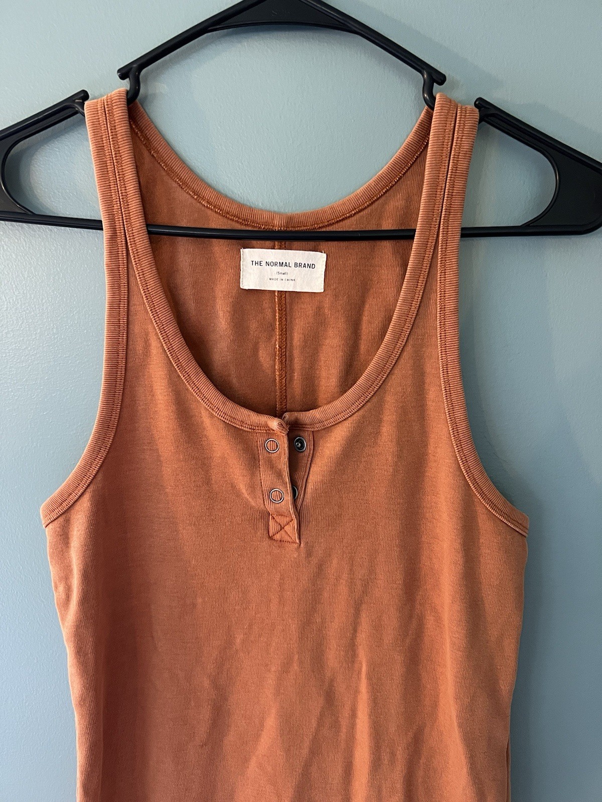 The Normal Brand Sleeveless Henley Tank Dress in Rust Orange – size (S)