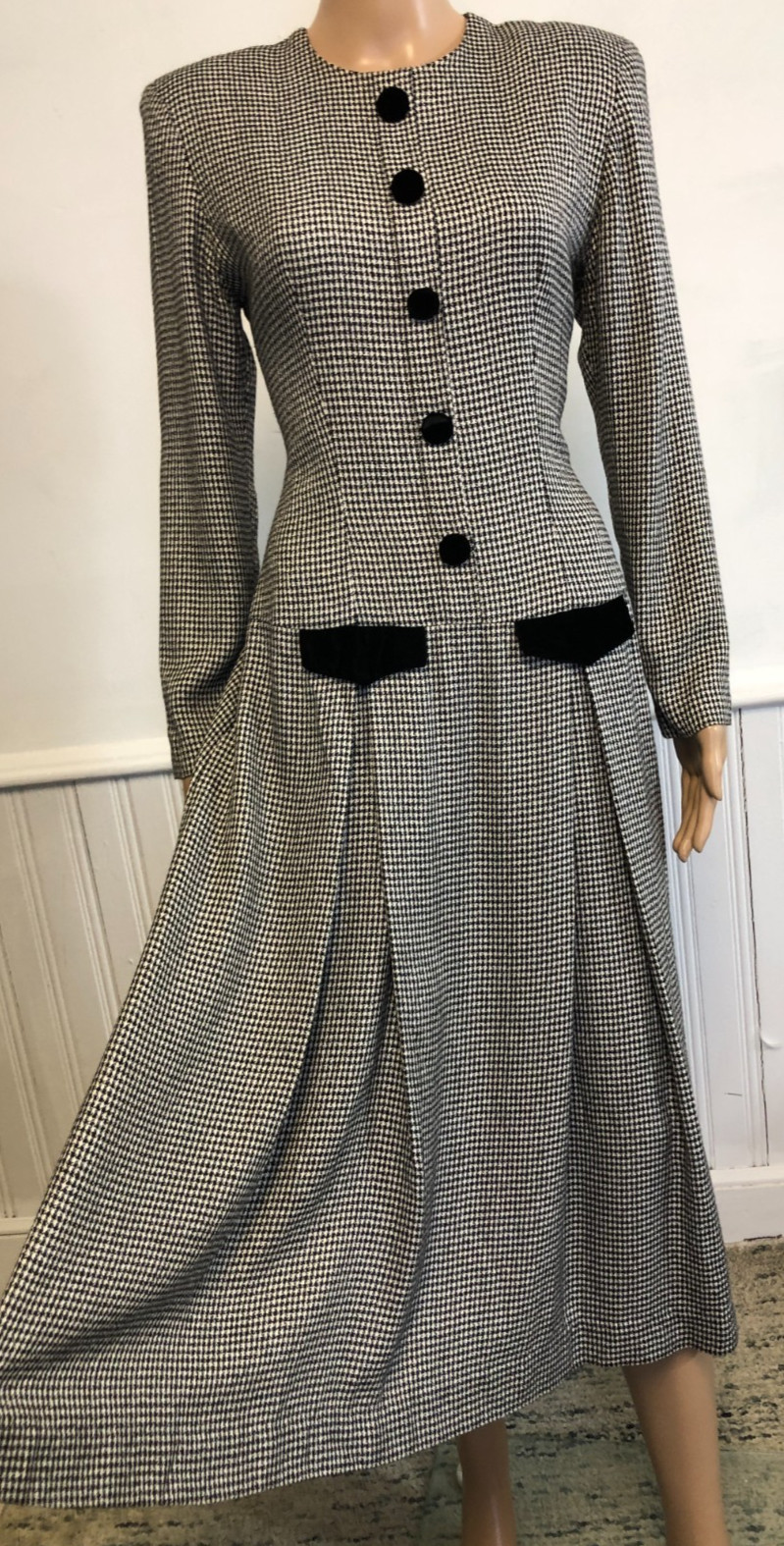 Vintage womens Fit & Flare Houndstooth Riding Dress Size 6 Pleated S.G. Gilbert