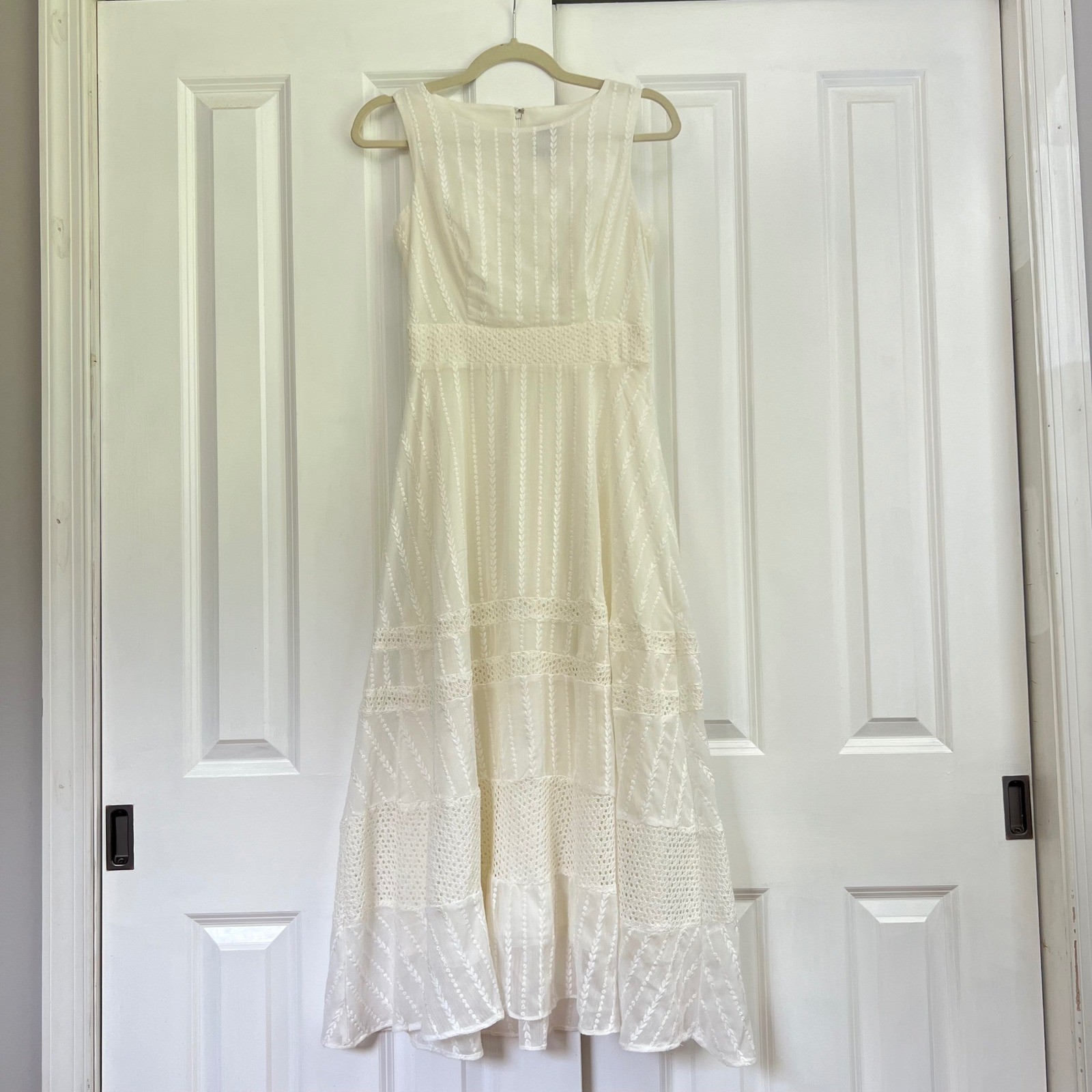 Taylor White Lace Embroidered Sleeveless Feminine Cottagecore Midi Dress Size 2