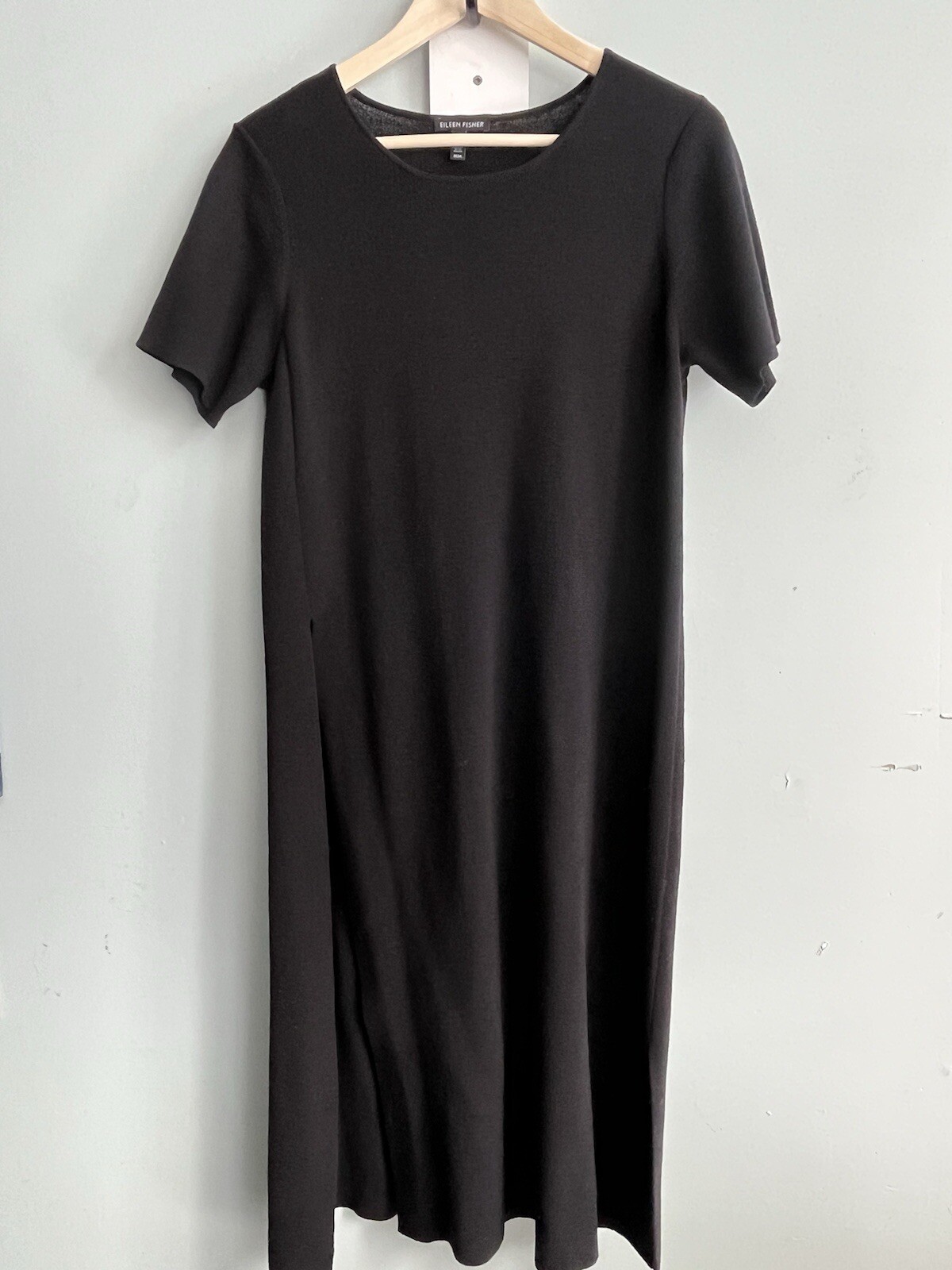 Eileen Fisher Women’s Black Knit 100% wool Short Sleeve Dress Size M slit