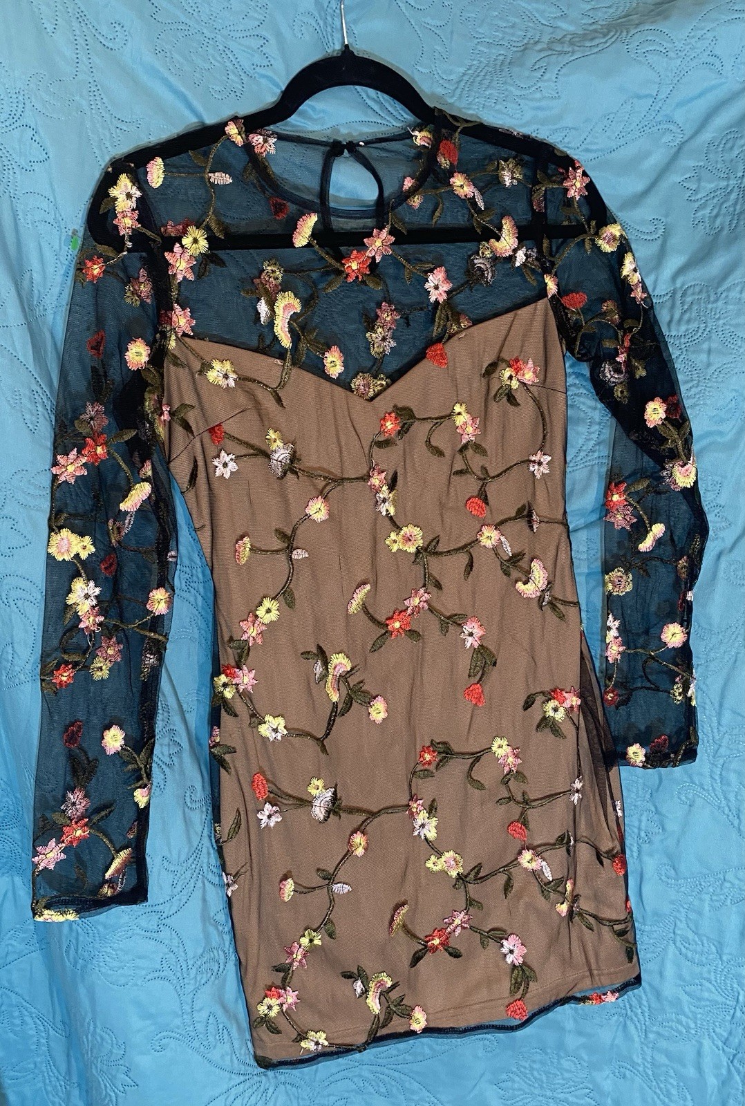 COLORFUL FLOWER EMBROIDERED SHEER STRETCH MINI DRESS 2-LAYER MEDIUM