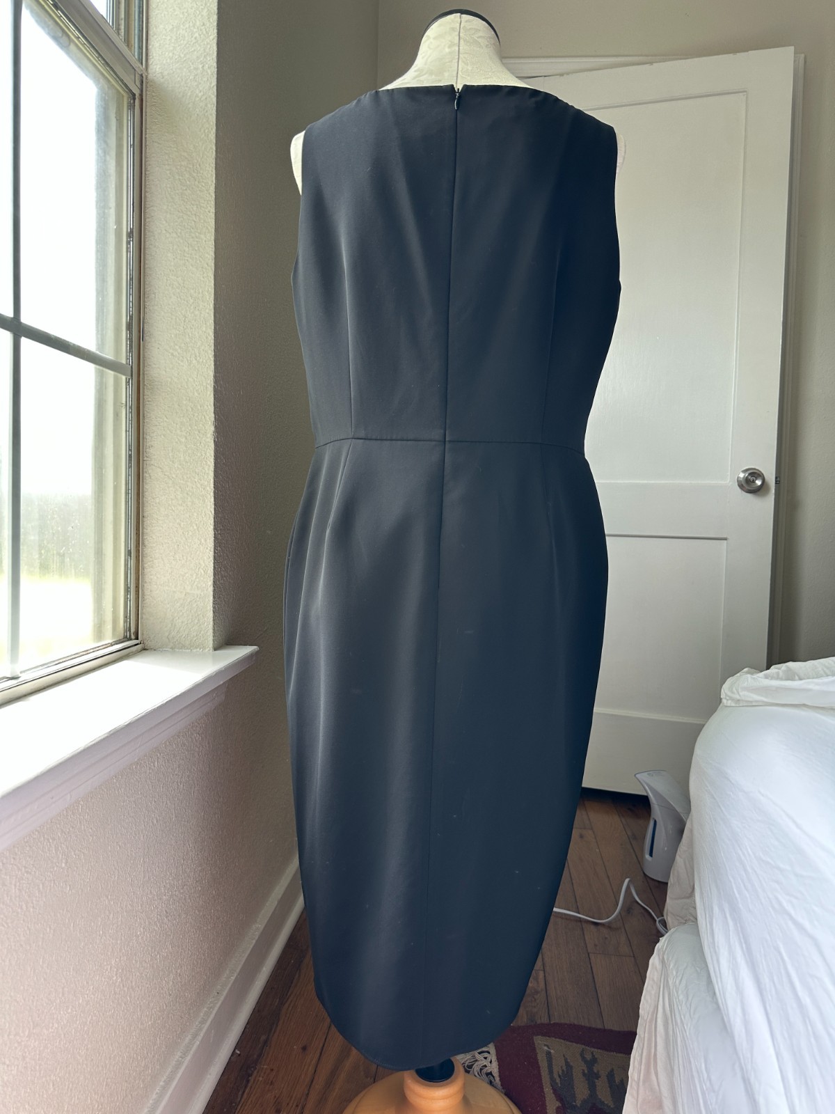 Lafayette 148 New York Black Side Cascade Sheath Dress Size 12 Cocktail