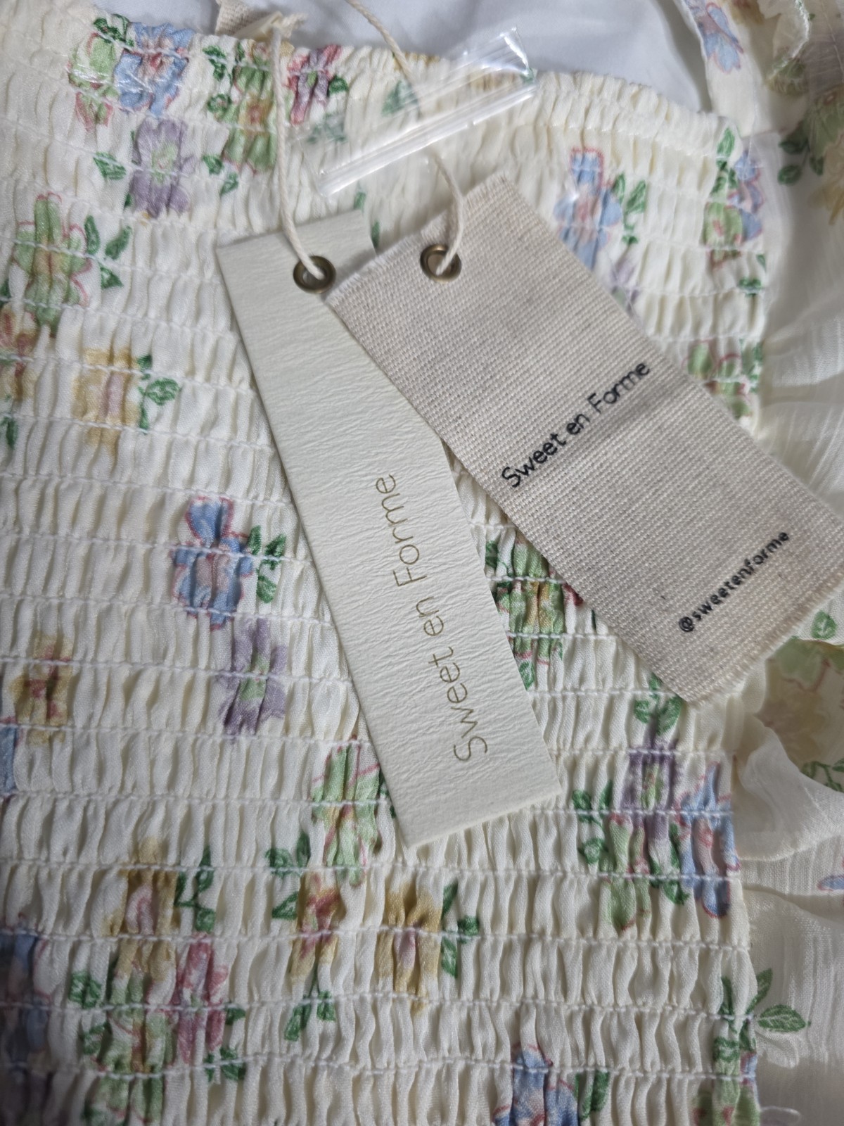 Sweet En Forme White Floral Ruched Mini Dress Smocked Cottagecore Medium NWT