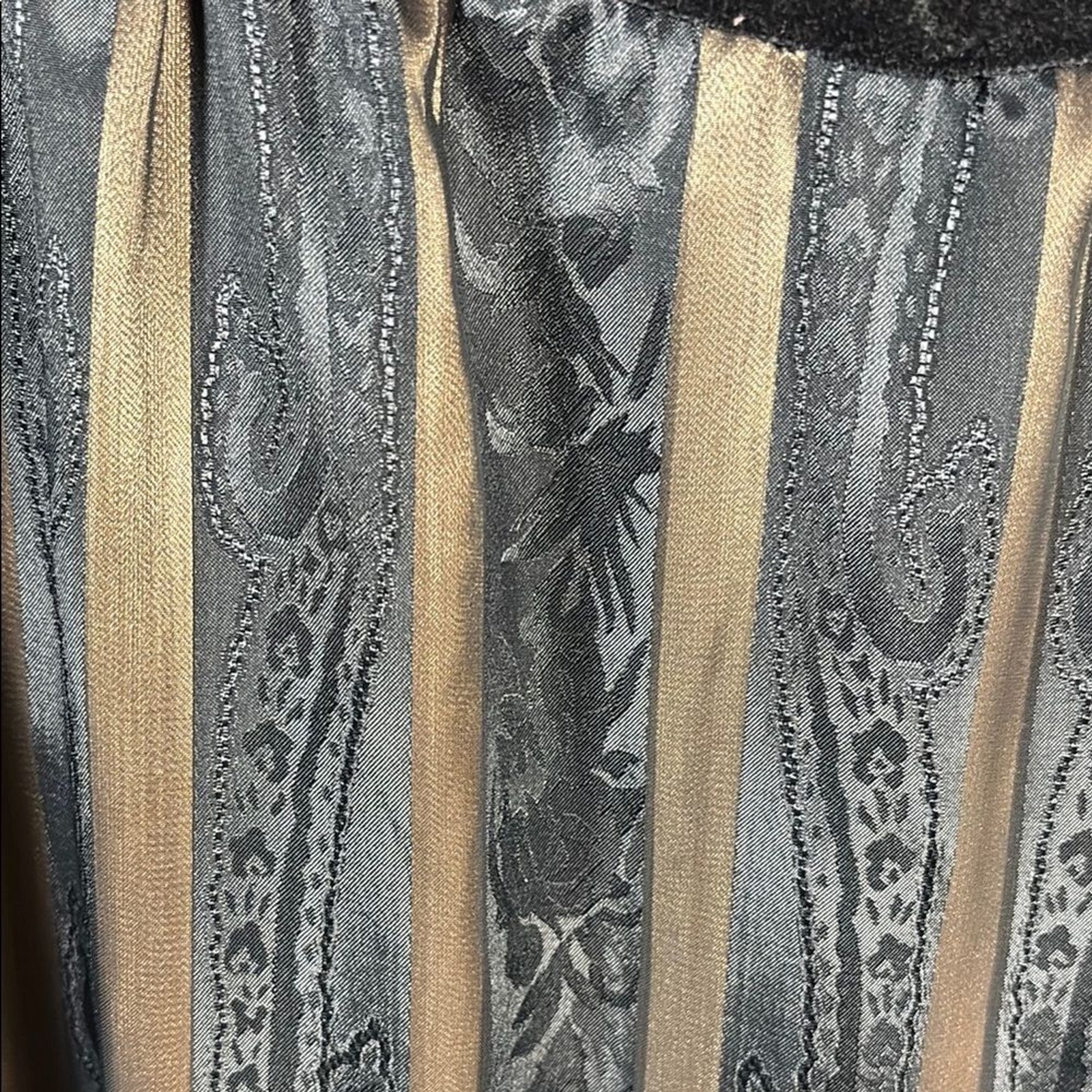 Vintage 80’s does Victorian Black‎ and Gold Striped Dress. Stuck zipper F1