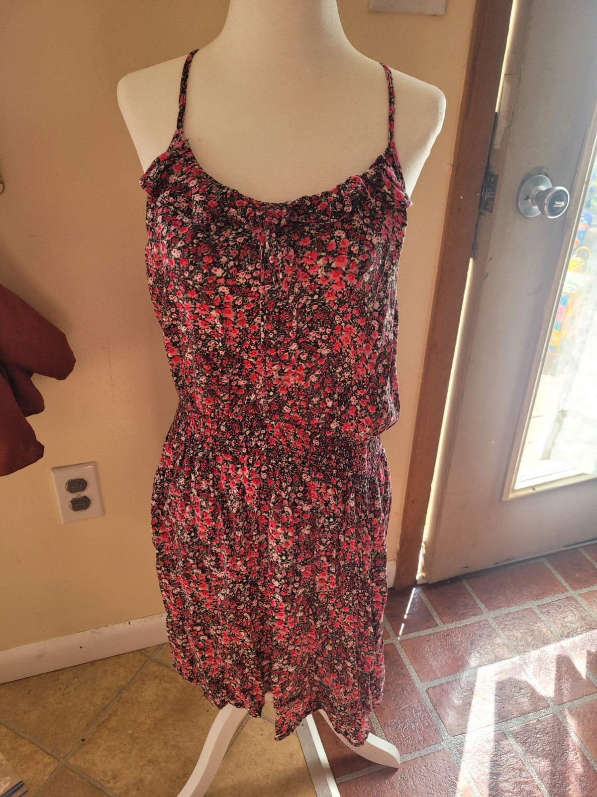 Mossimo Supply Co. Black/Pink Floral Scoop Neck Strappy Sundress Short Size L