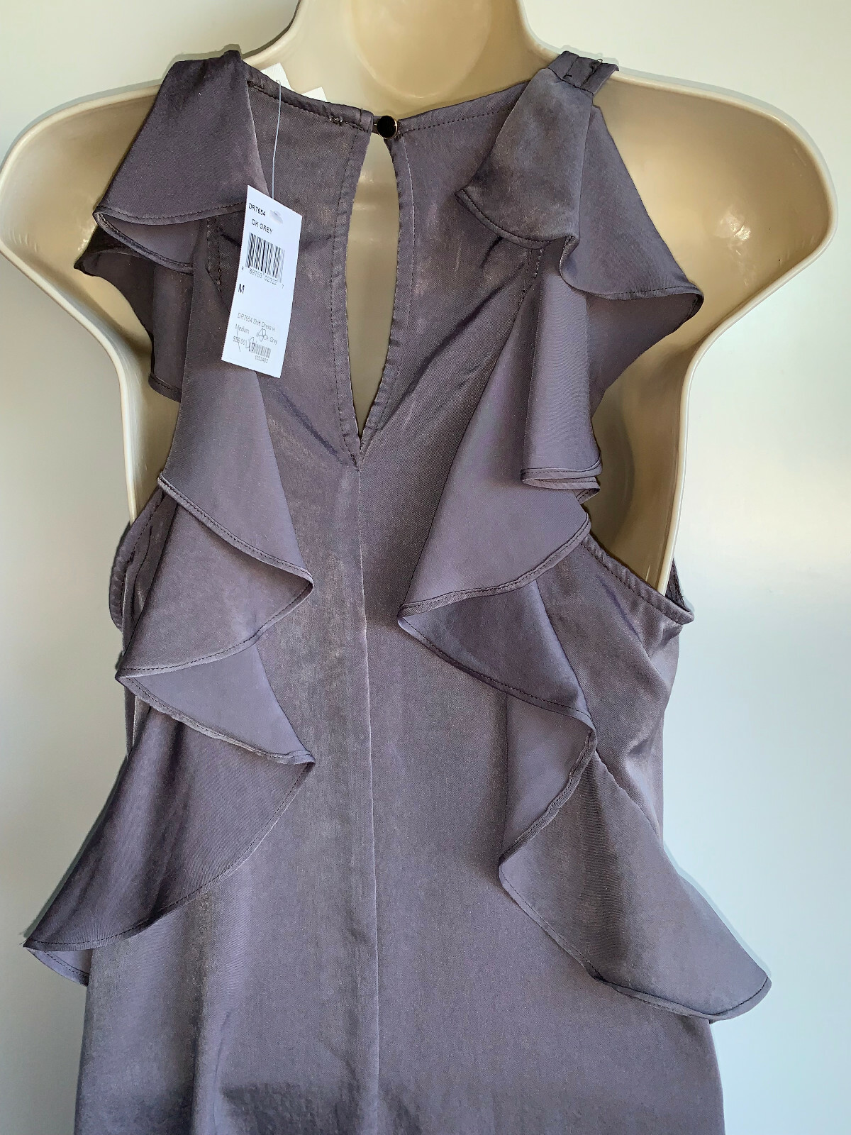 NWT $58 Le Kate Gray Sleeveless Shift Dress, Ruffles in the back, Size Medium