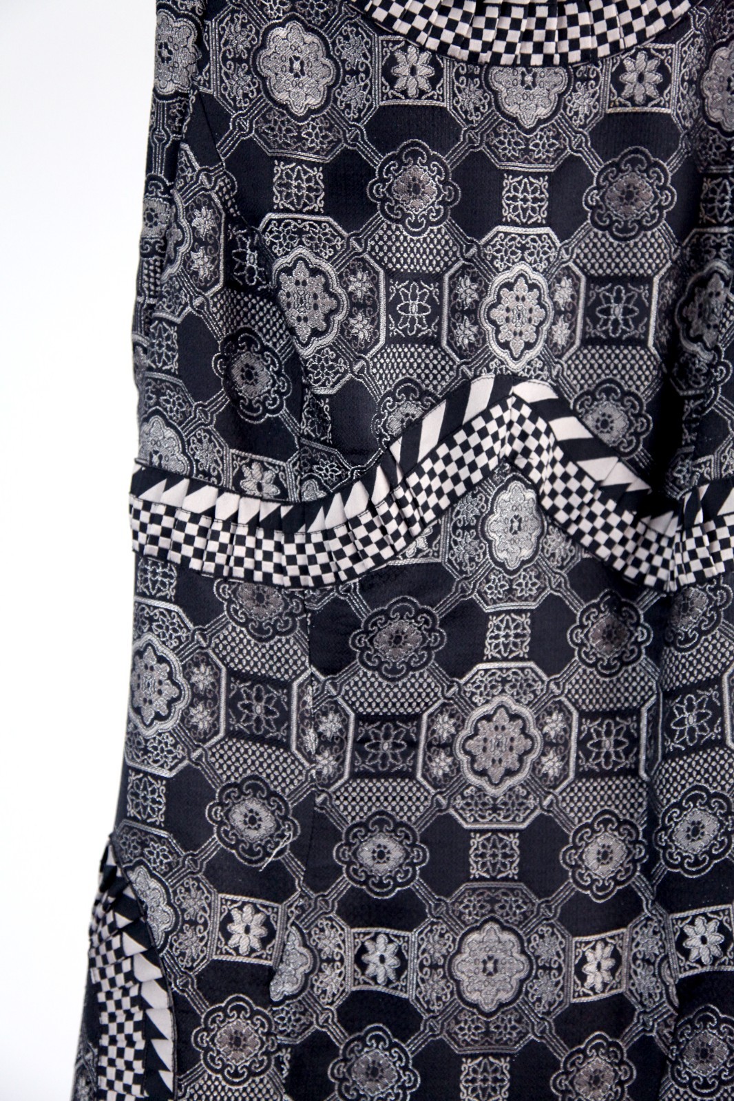 Alexander McQueen – “Scanners” Autumn/Winter 2003 Khakhama Brocade Silk Dress 40