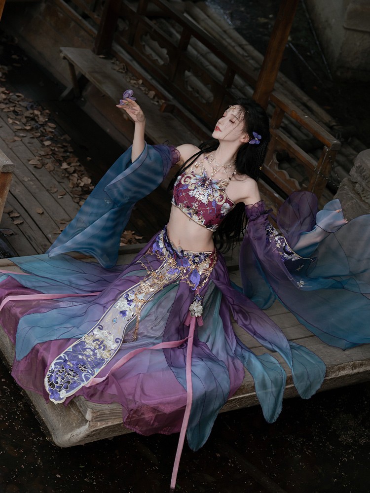 GU – Exotic Hanfu-Inspired Gradient Embroidered Bustier Set for Spring & Summer