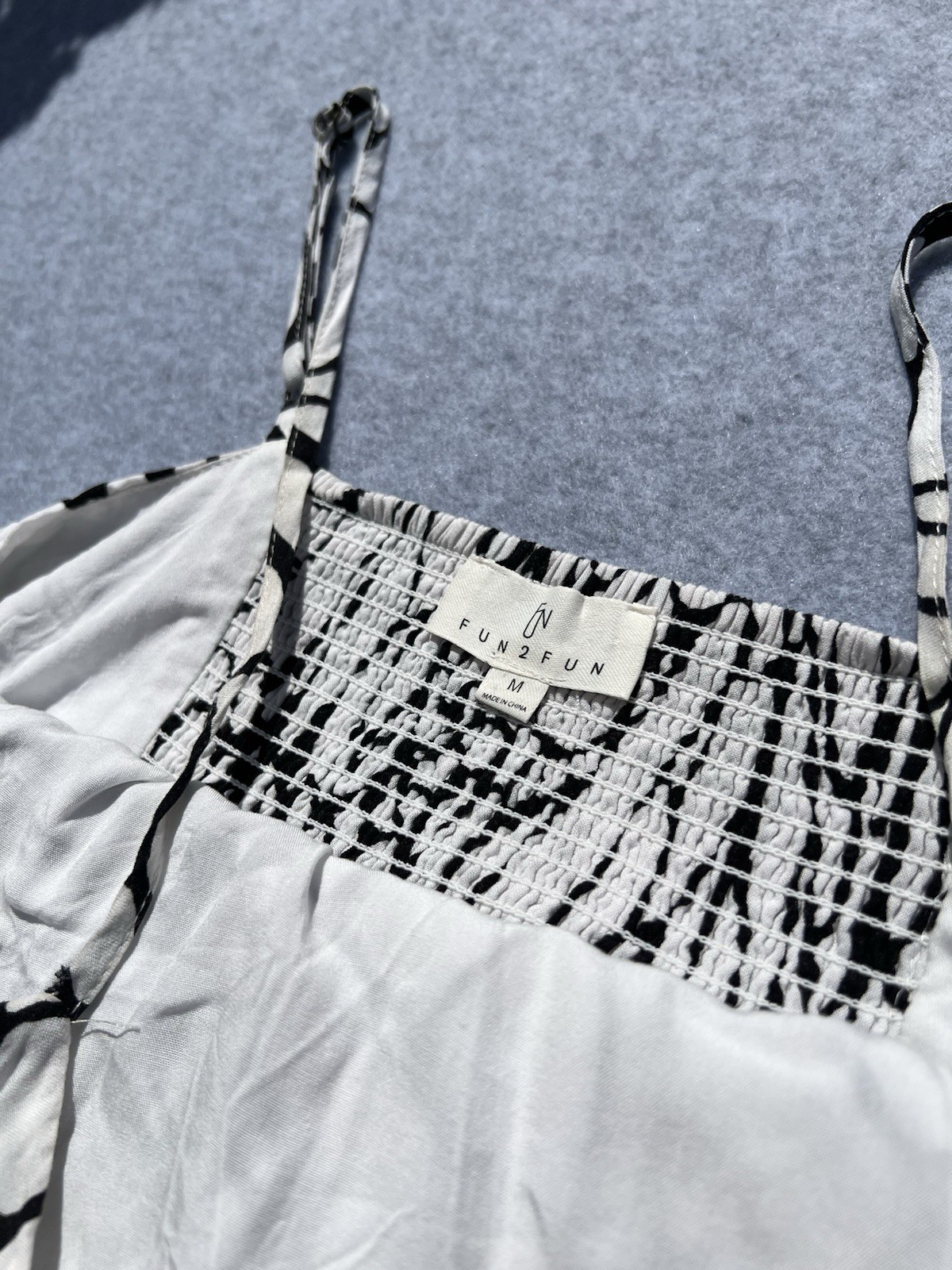 FUN2FUN Abstract Black White Smocked Spaghetti Strap Square Neck Midi Dress M
