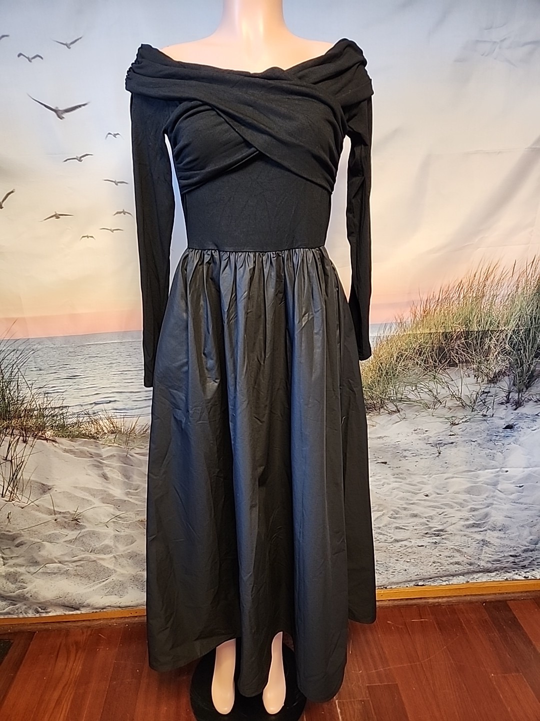 Nwt Commense Women’s Long Sleeve Maxi Dress Black Color Size Large .
