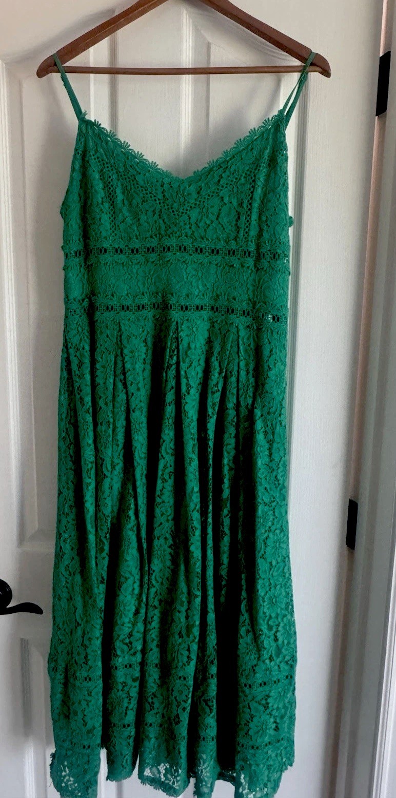 NSR Green Solid Lace V-Neck Spaghetti Strap Fit & Flare Midi Dress L