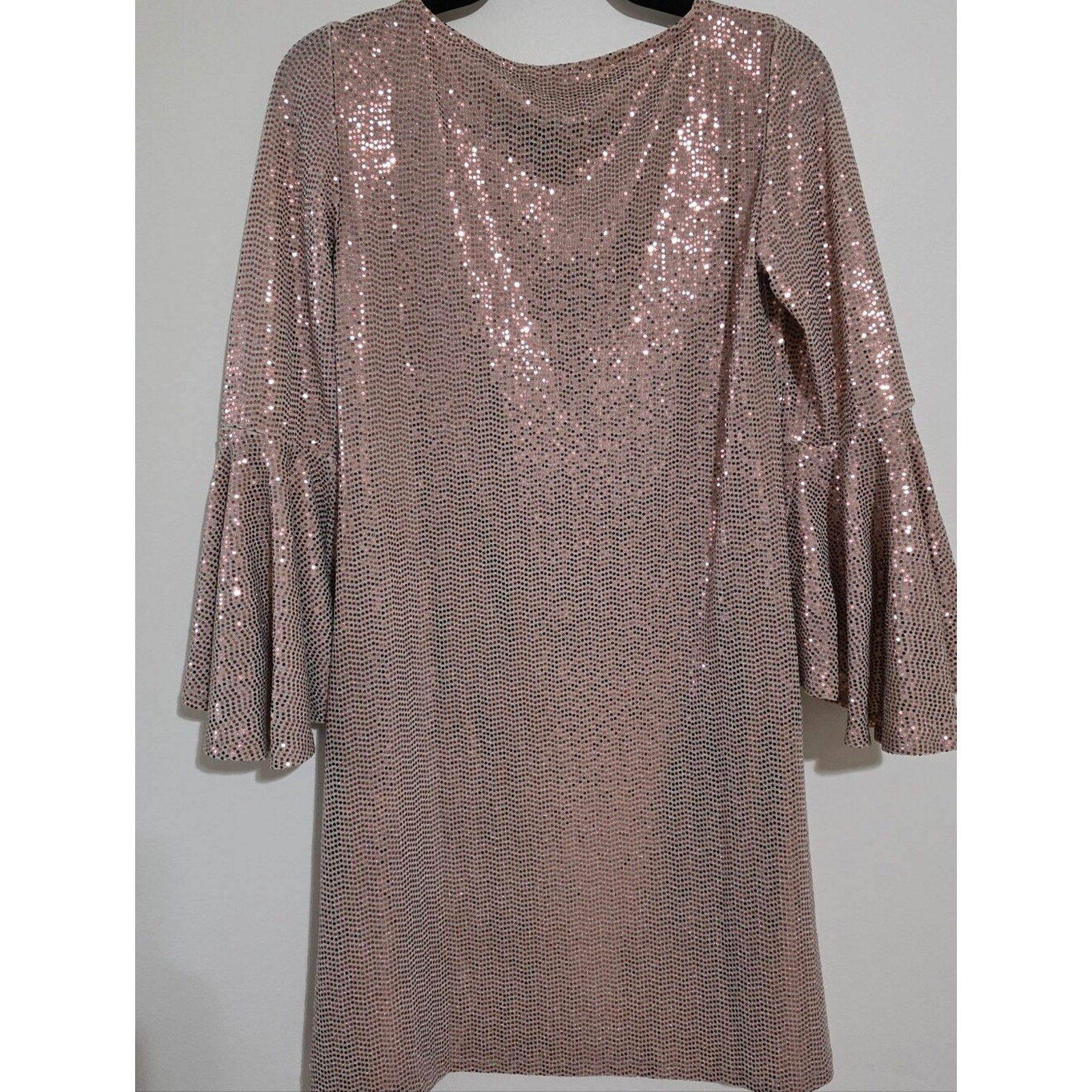 Vince Camuto Sequin Bell Sleeve Shift Dress in Rose Gold NWT – XS