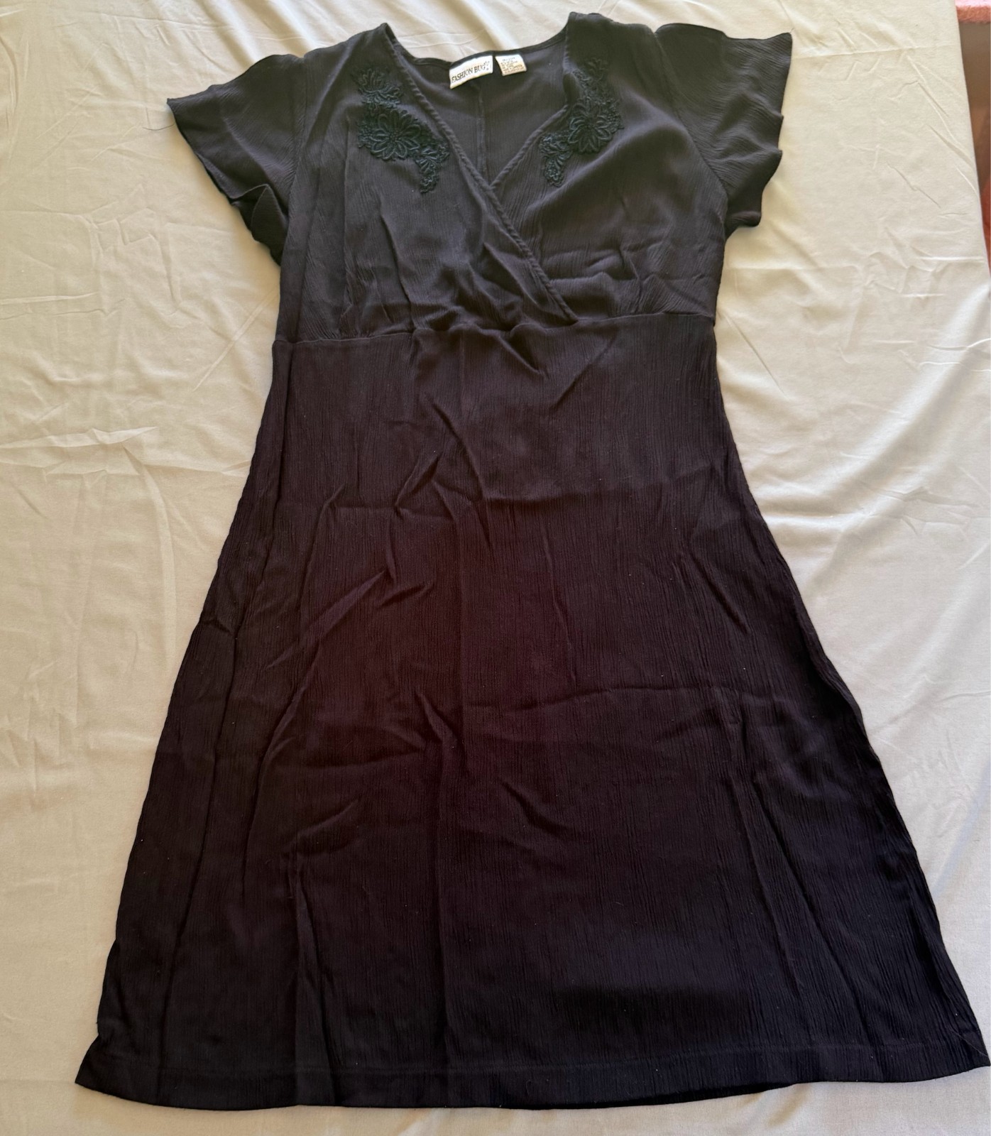 Fashion Bug Vintage Y2K Women’s Black Dress Floral Embroidery Detail Size 18/20
