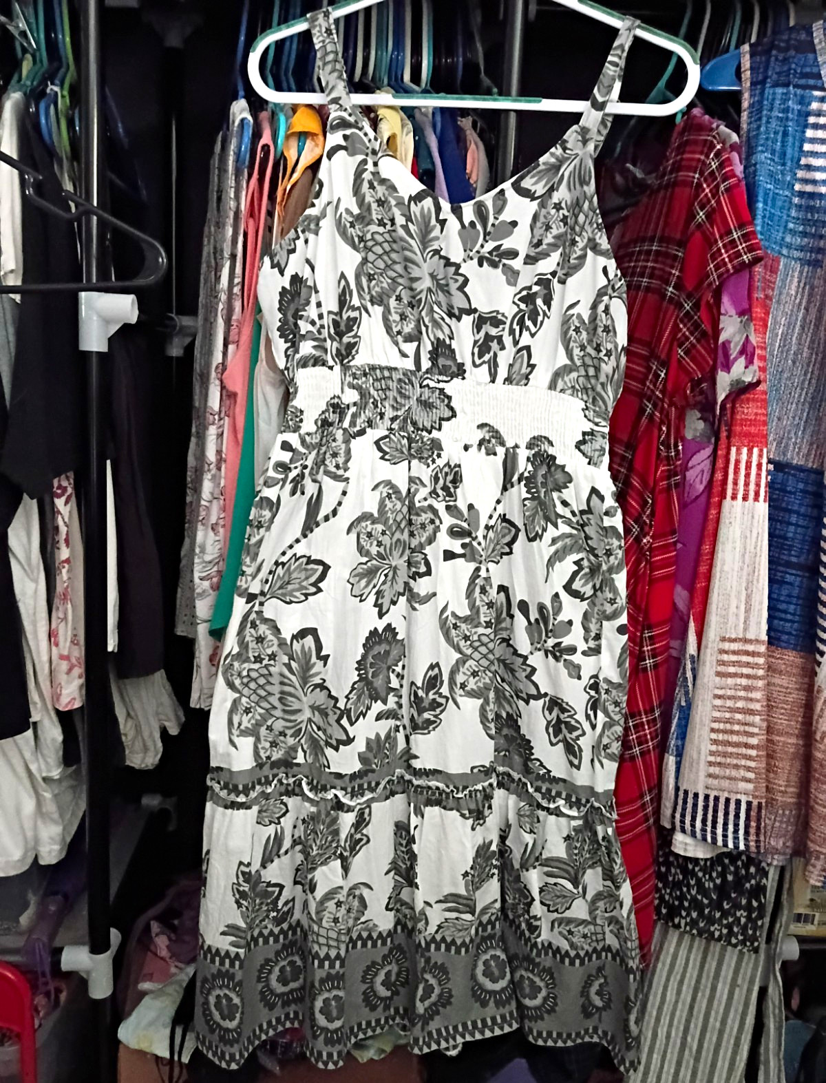 100 White/Black Floral Woven Cotton Scoop Neck Sleeveless Smocked Sundress XL