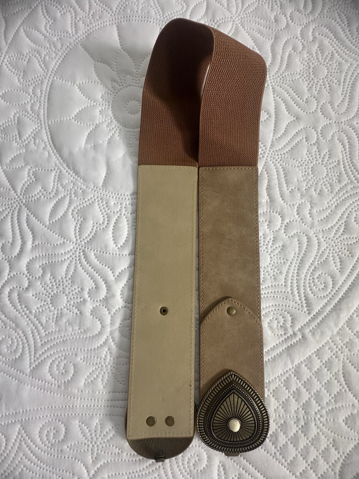 Vince Camuto wide elastic belt, brown, synthetic suede, size M/L M/G