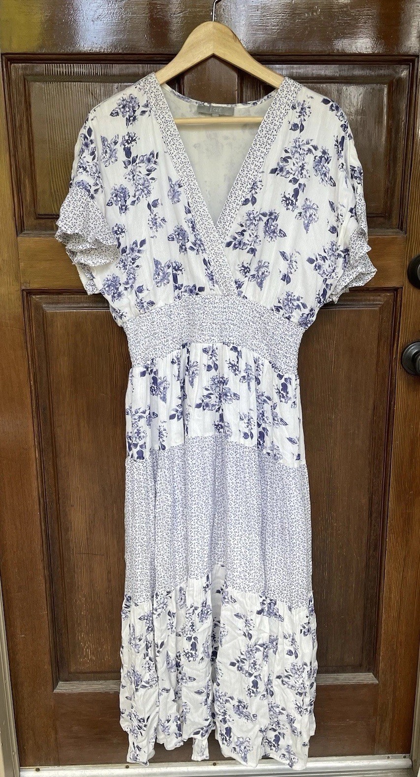 J Gee Gauzy Blue White Tiered Ruched V Neck Flowy Sleeve Midi Dress Lined Size L