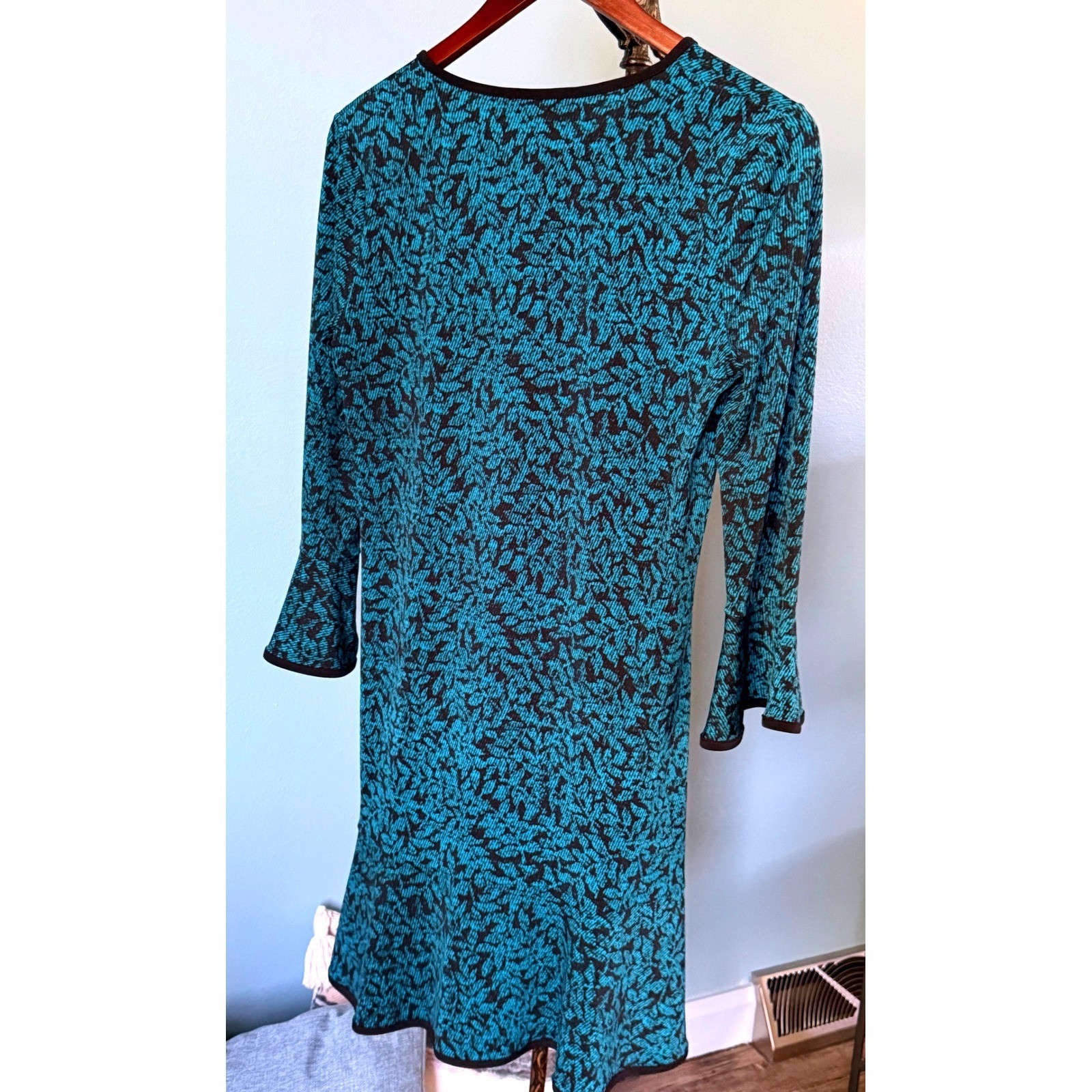 Michael Kors Fit Flare 90s Minimalist Bell Sleeve Retro Modern MIDI Dress Sz M