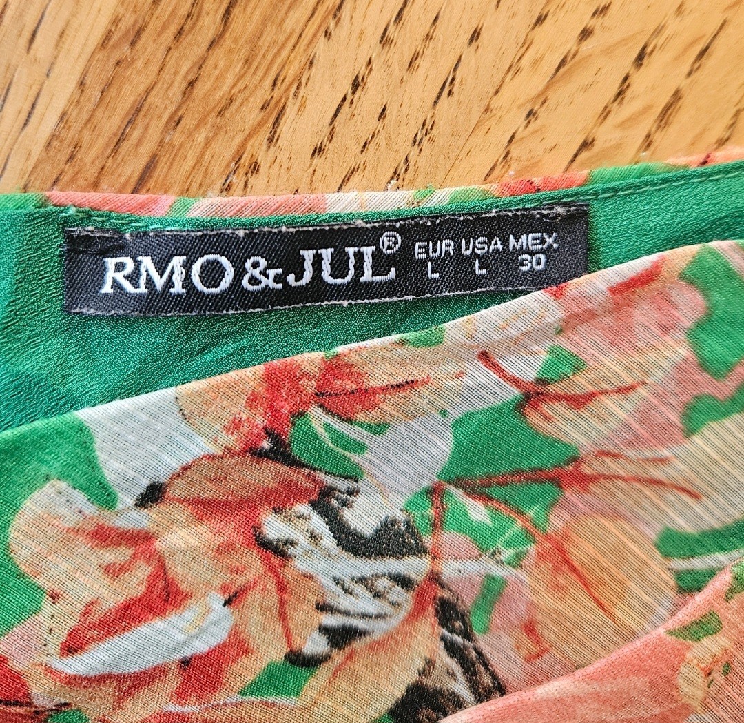 RMO & JUL Floral Mini Dress Size L Trendy & Romantic perfect For Parties