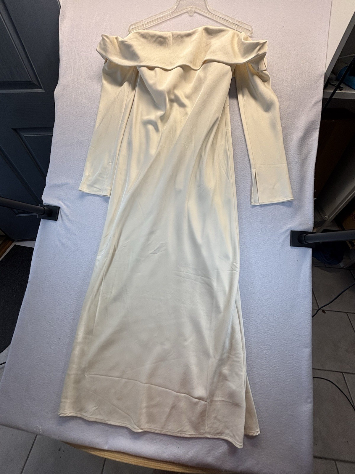 NWT Significant Other Ecru Off Shoulder Maxi Dress Size 6 Long Sleeve Formal