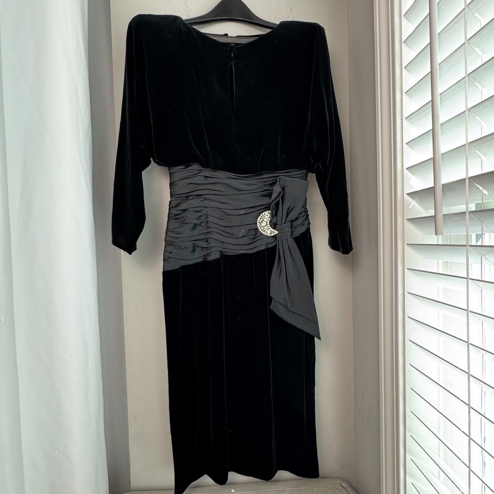 VTG 80s A.J. Bari Dress Silk, Rayon, Velvet, Cinch Waist, Rhinestone Bow, SZ 6