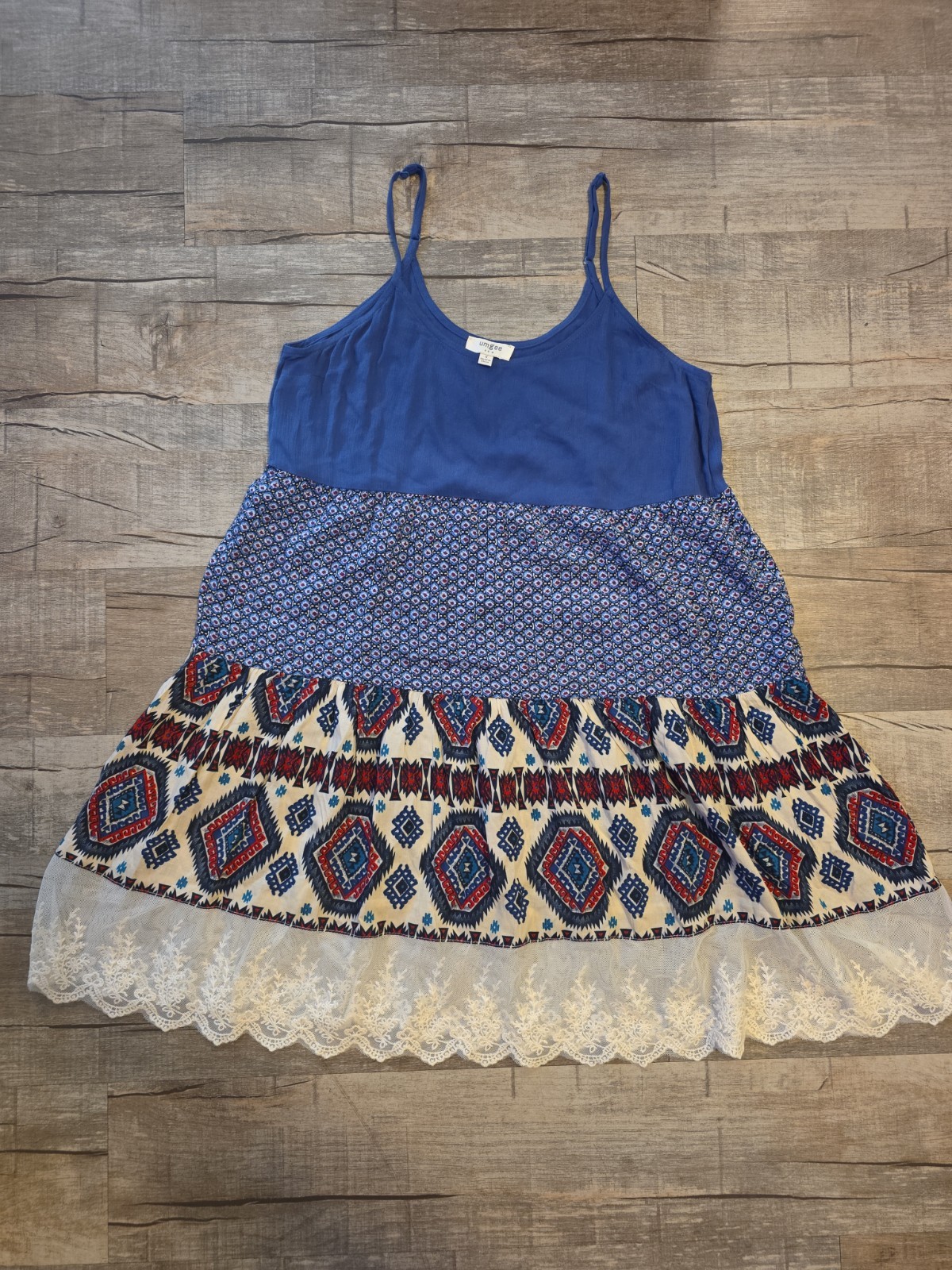 Umgee Strappy Sleeve Color Block Dress With Lace Bottom Size S