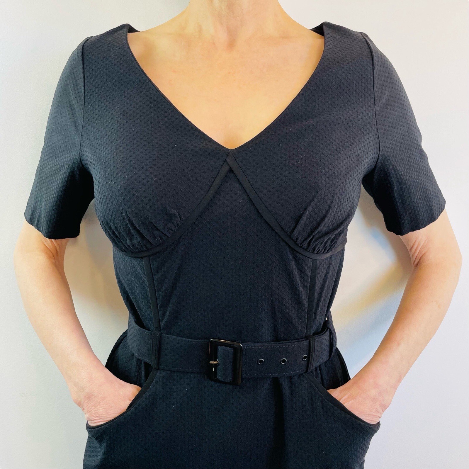Leona Edmiston Frocks Size 1 (8 10) Black Short Sleeve Pencil Dress NWT