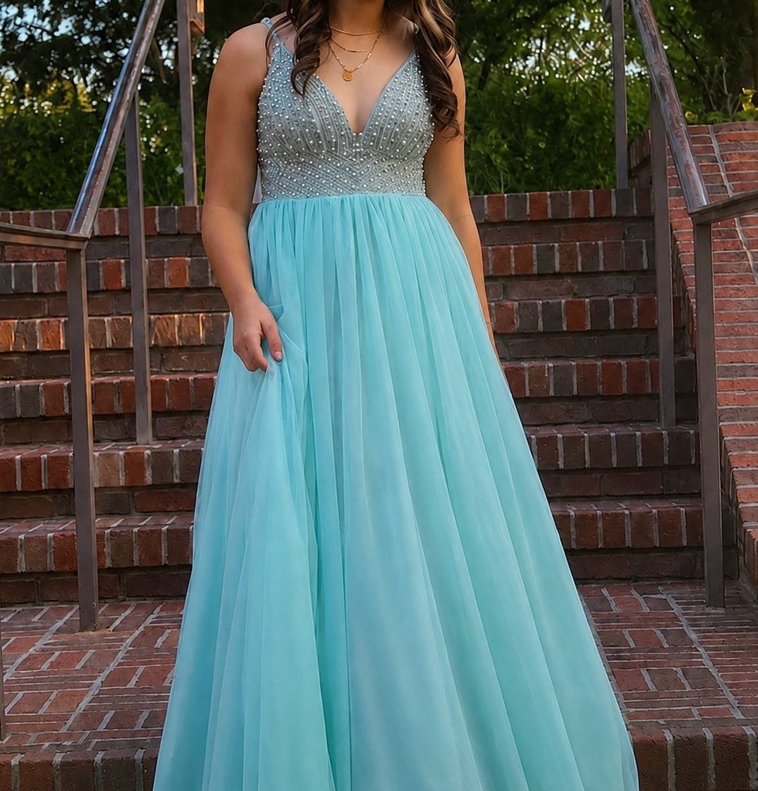 Beaded V-Neck Tulle Floor-Length Prom Evening Gown