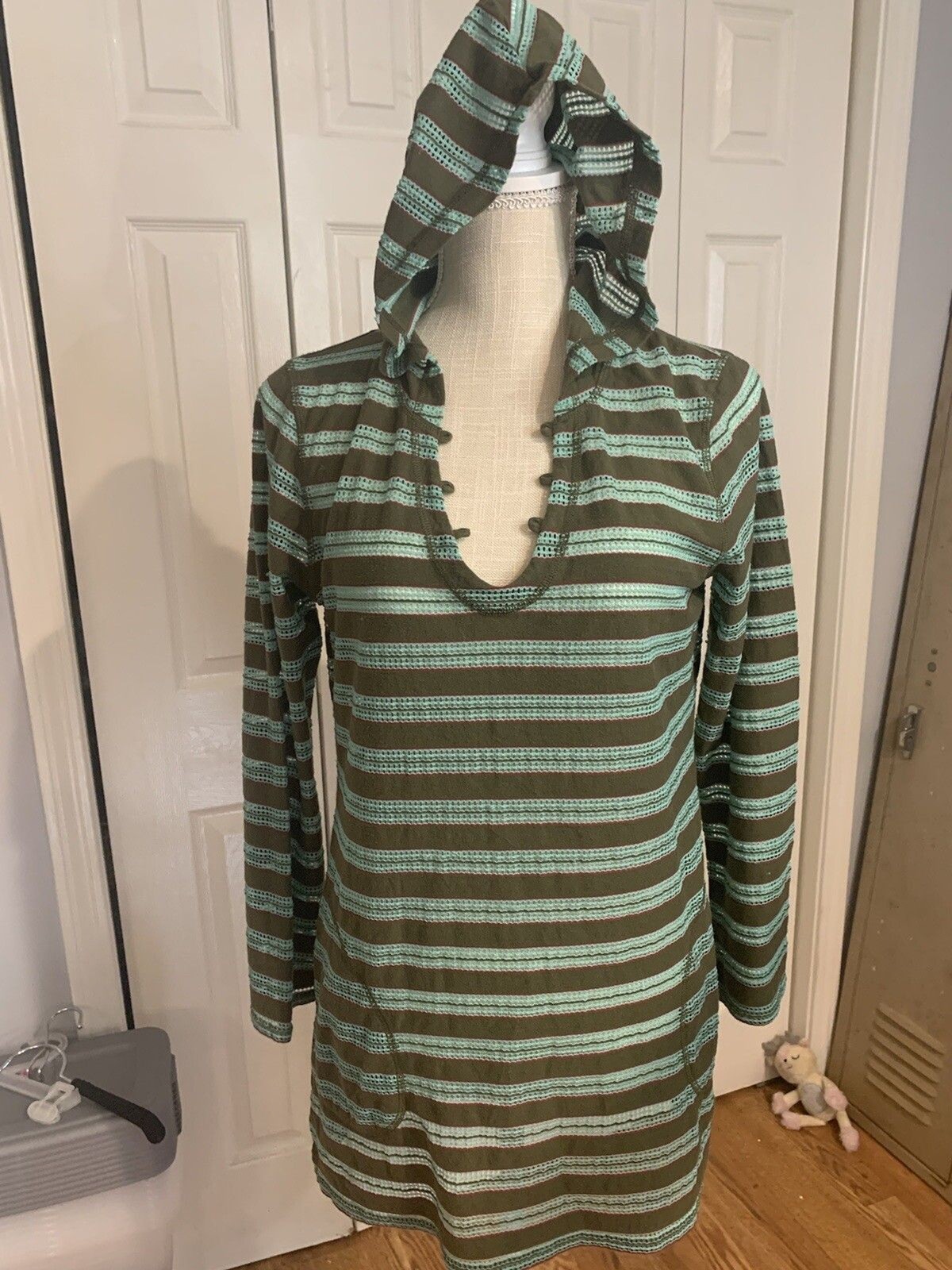 PrAna Women’s Green Striped Alexia Long Sleeve “No Lace” Neck Hooded Tunic Sz M