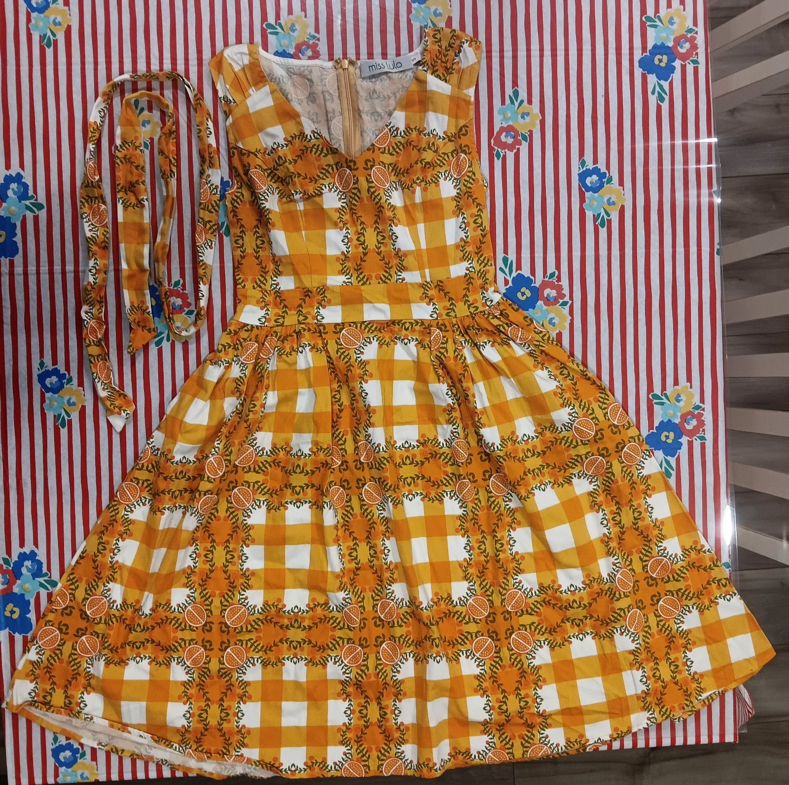 Miss Lulo Size: S, Dress, Plaid Orange, white, Green Vines, Fitted Flaired skirt