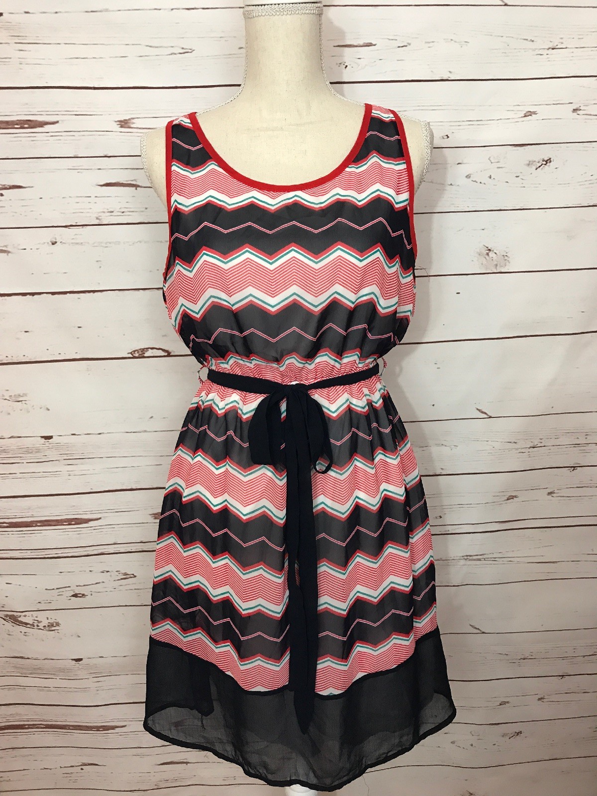 NWT Fab’rik L Sleeveless Navy Blue Red White Green Chevron Dress Belted