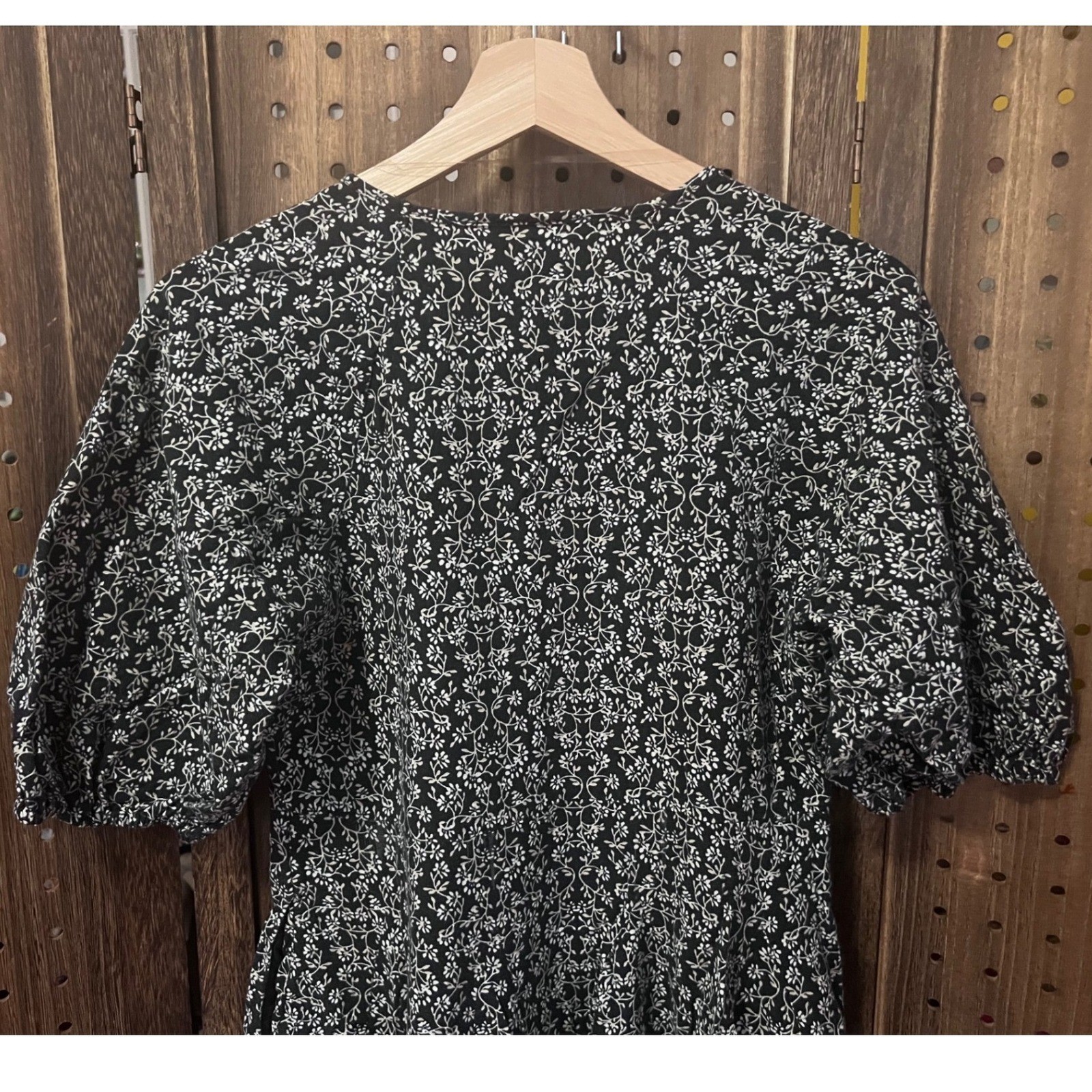 Universal Thread Linen-like Black White V Neck Dress Floral Size XS cottagecore