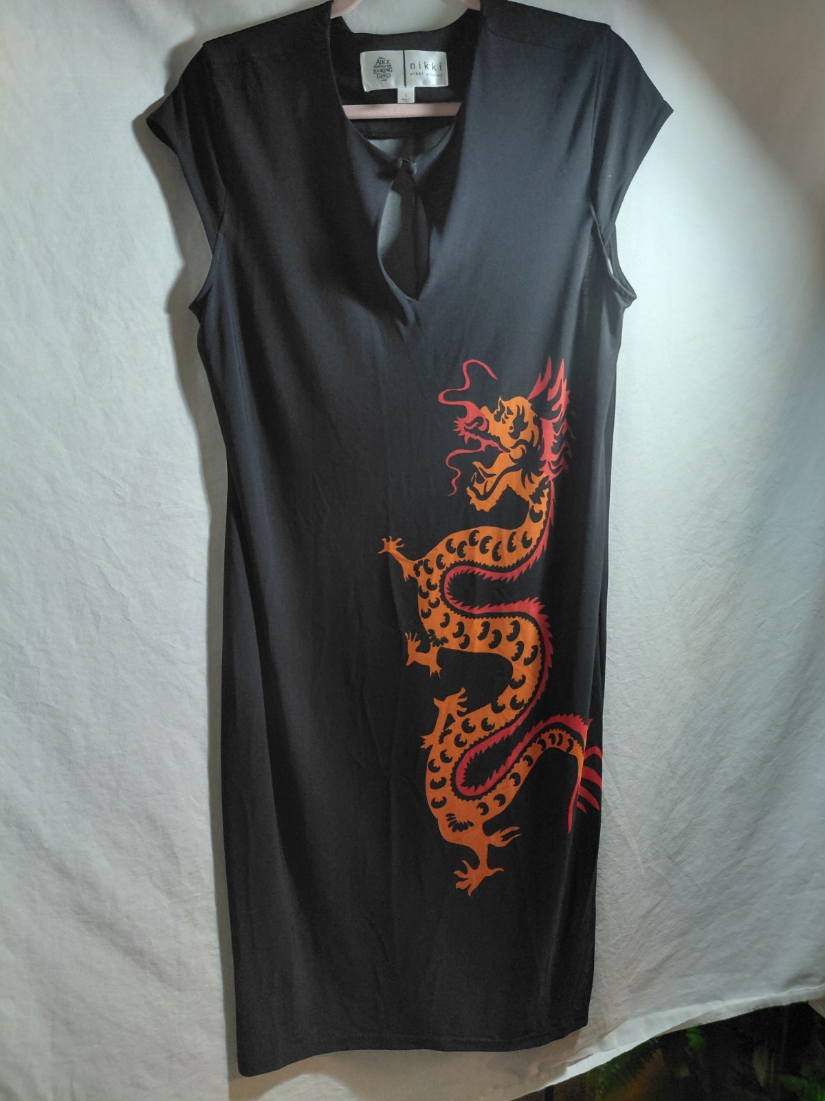Disney Dragon Alice Through The Looking Glass Black Size L PreOwn Gothic Grunge