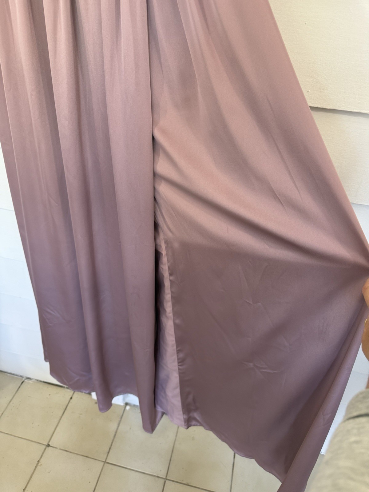 VERA WANG WHITE Size 6 V-Neck Halter Maxi Dress Gown Satin Charmeuse Blush
