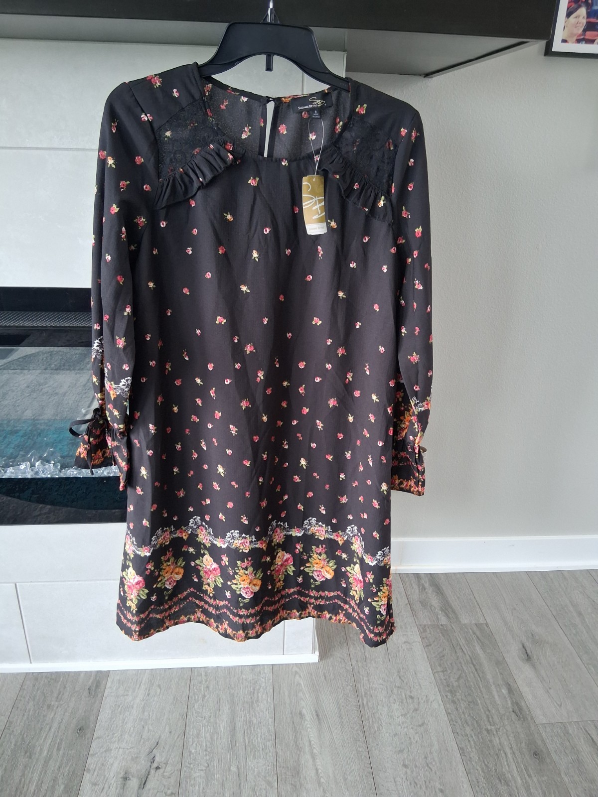 Suzanne Betro Black Dress Size Small Lightweight Black Dress