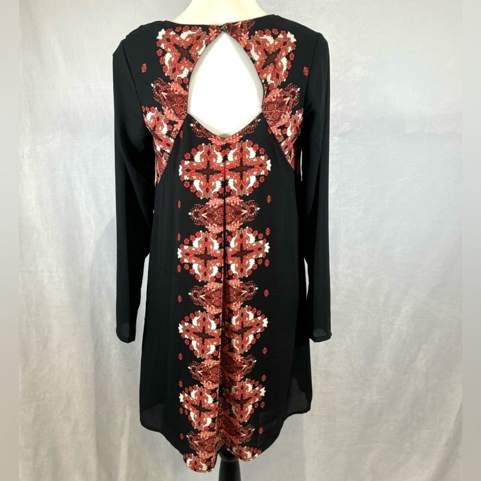 Black and rust boho print keyhole back shift dress size small NWT