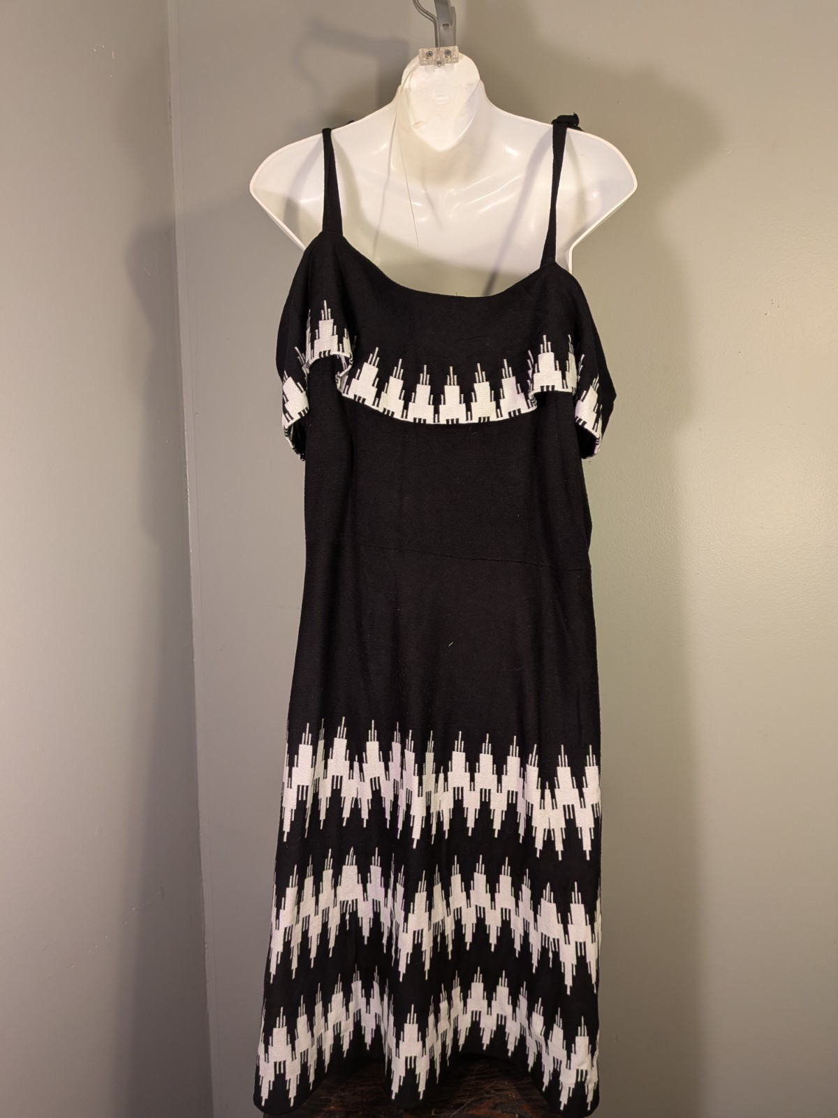 Lane Bryant Black/White Geometric Knit Midi Shift Off The Shoulder Dress 18/20