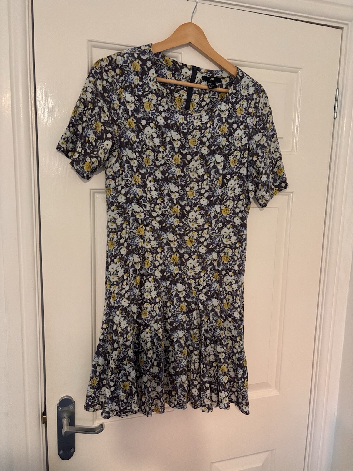 H&M Floral Skater Dress – UK 8 / EUR 36