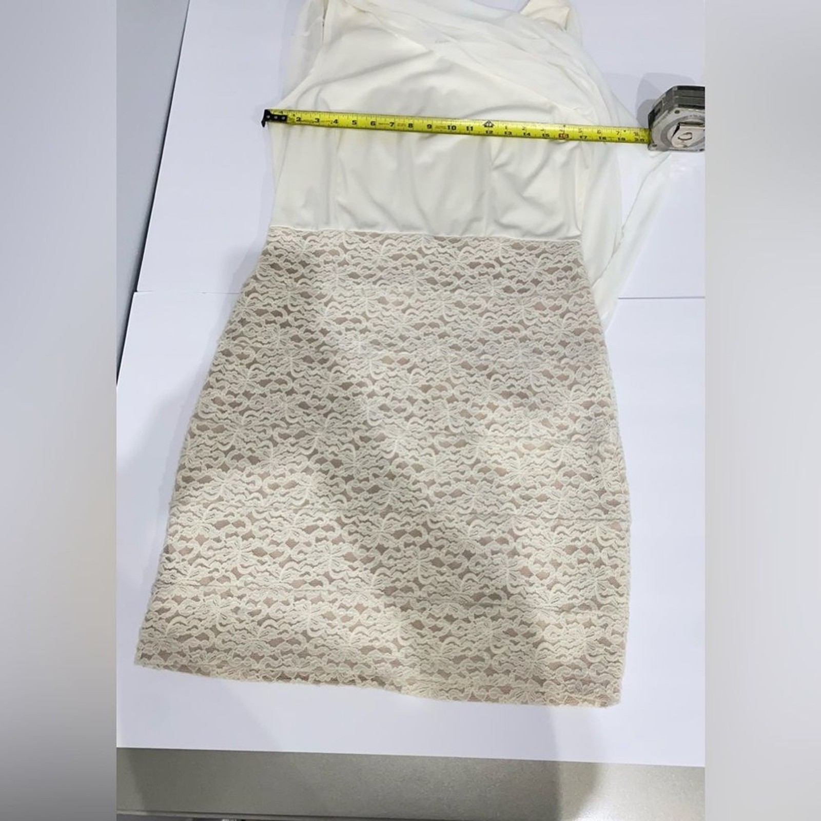 Enfocus Studio Cream Lace Dress Chiffon Overlay Cape Sleeve Cocktail Party 14W