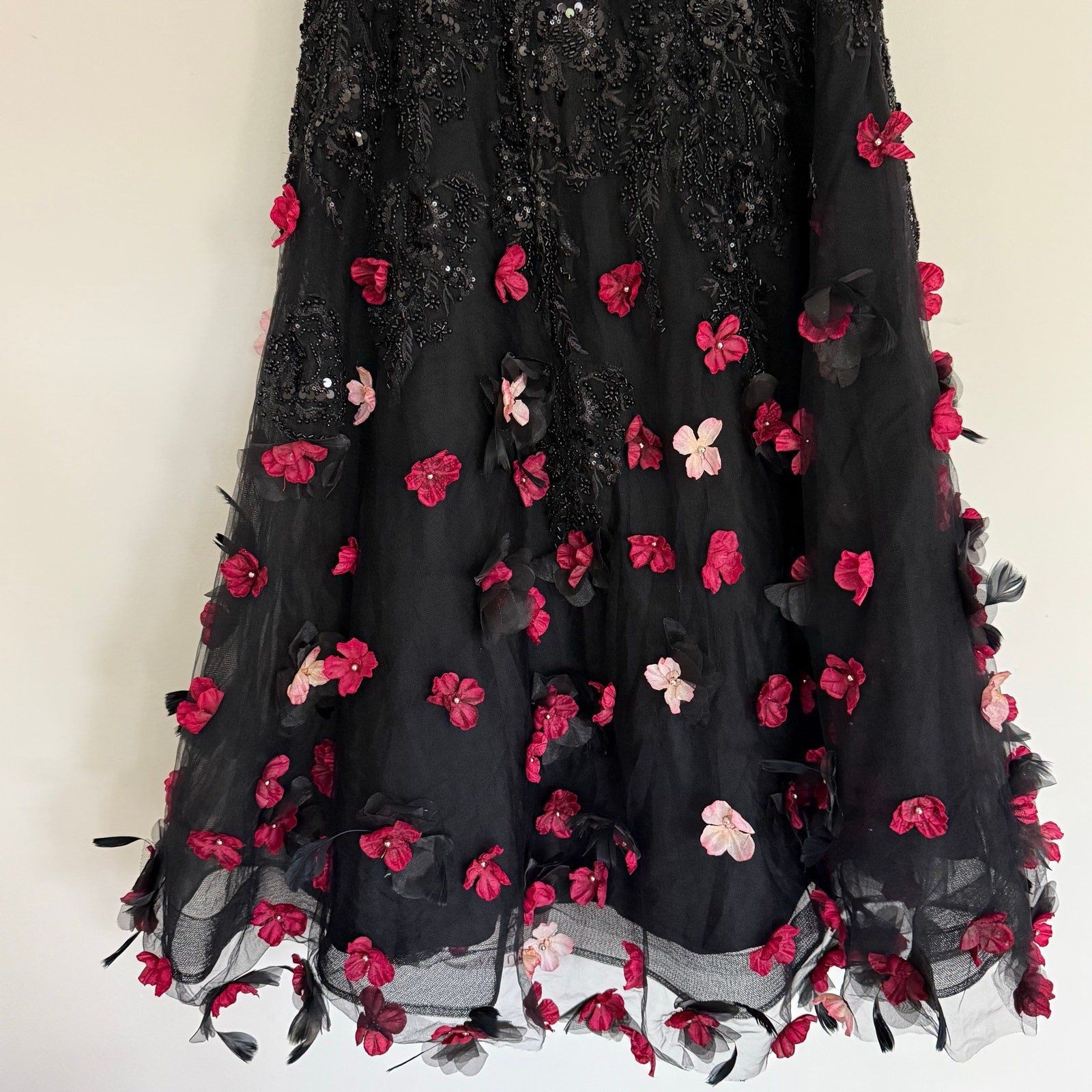 NEW Mag Duggal Sequin Floral Appliqué 3D FlowersBlack Midi Dress Size 10