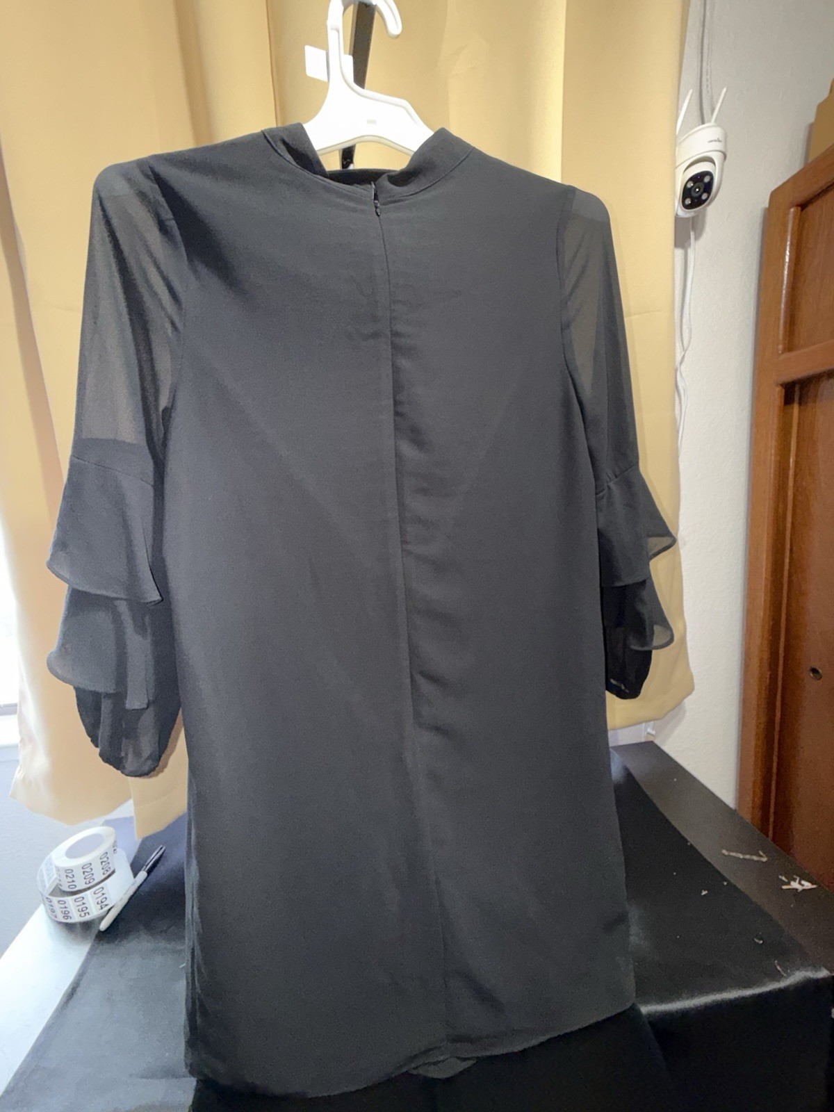 Naked Zebra Black Solid Shift Short Dress V-Neck Ruffle Sleeve Zip S