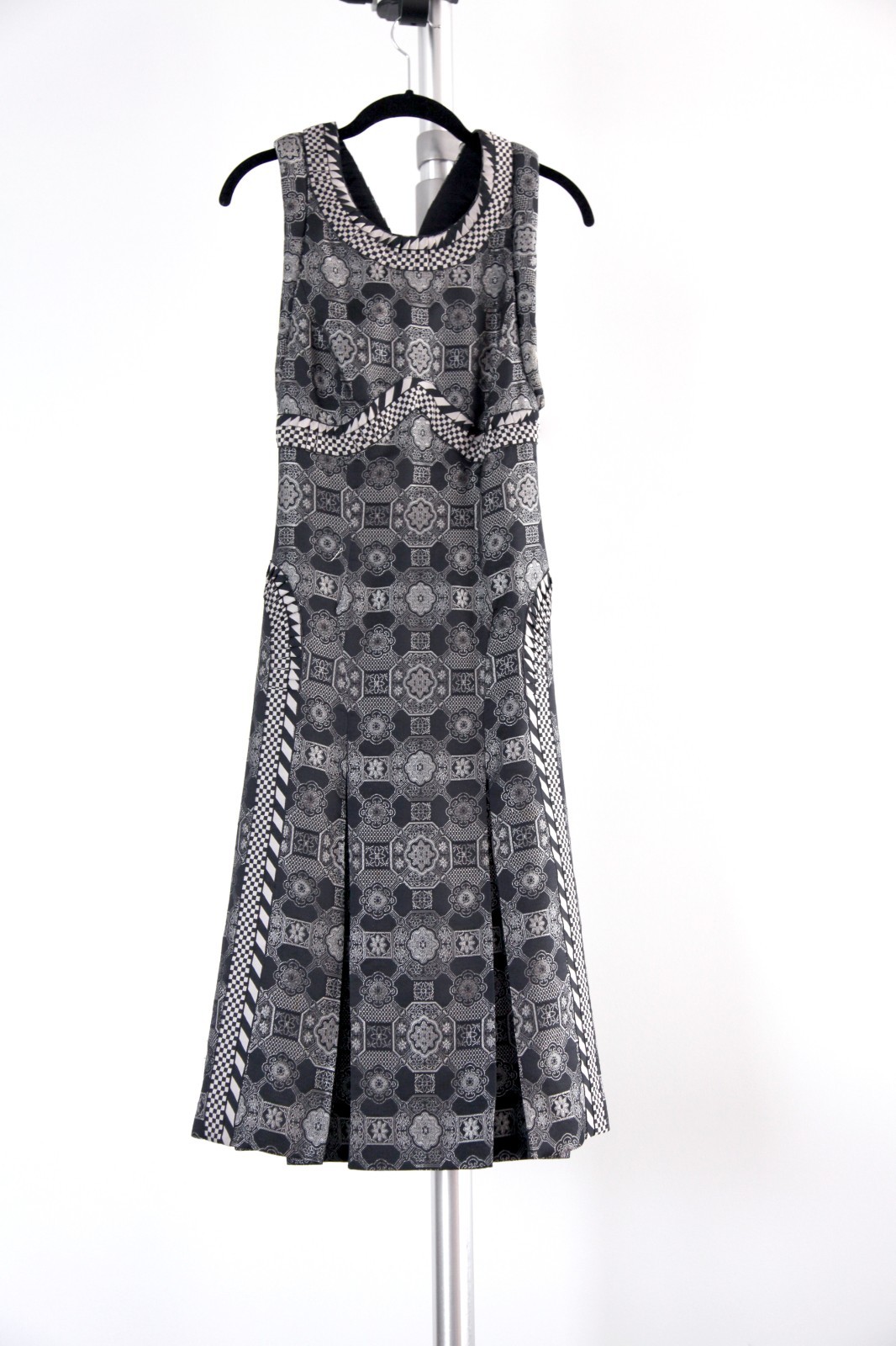 Alexander McQueen – “Scanners” Autumn/Winter 2003 Khakhama Brocade Silk Dress 40