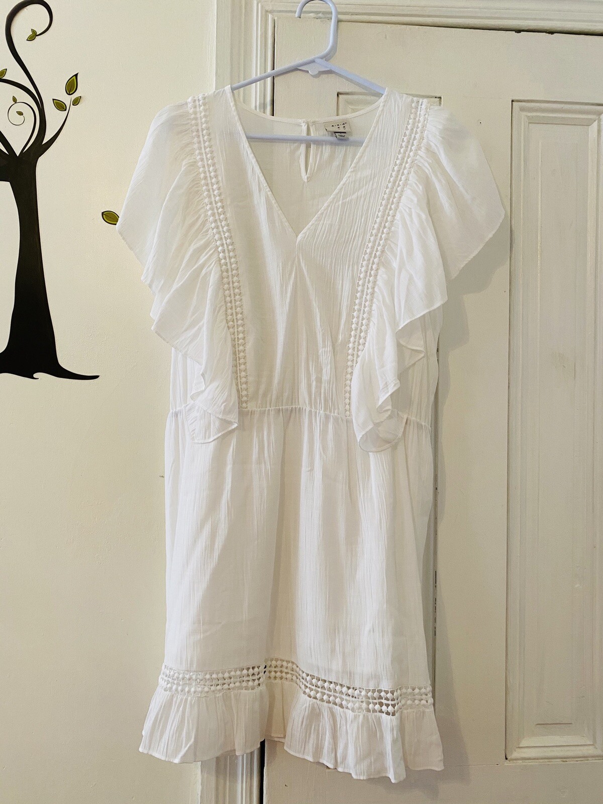 A.N.D. ea wy Fashion Women’s Dress~Size L White Lined