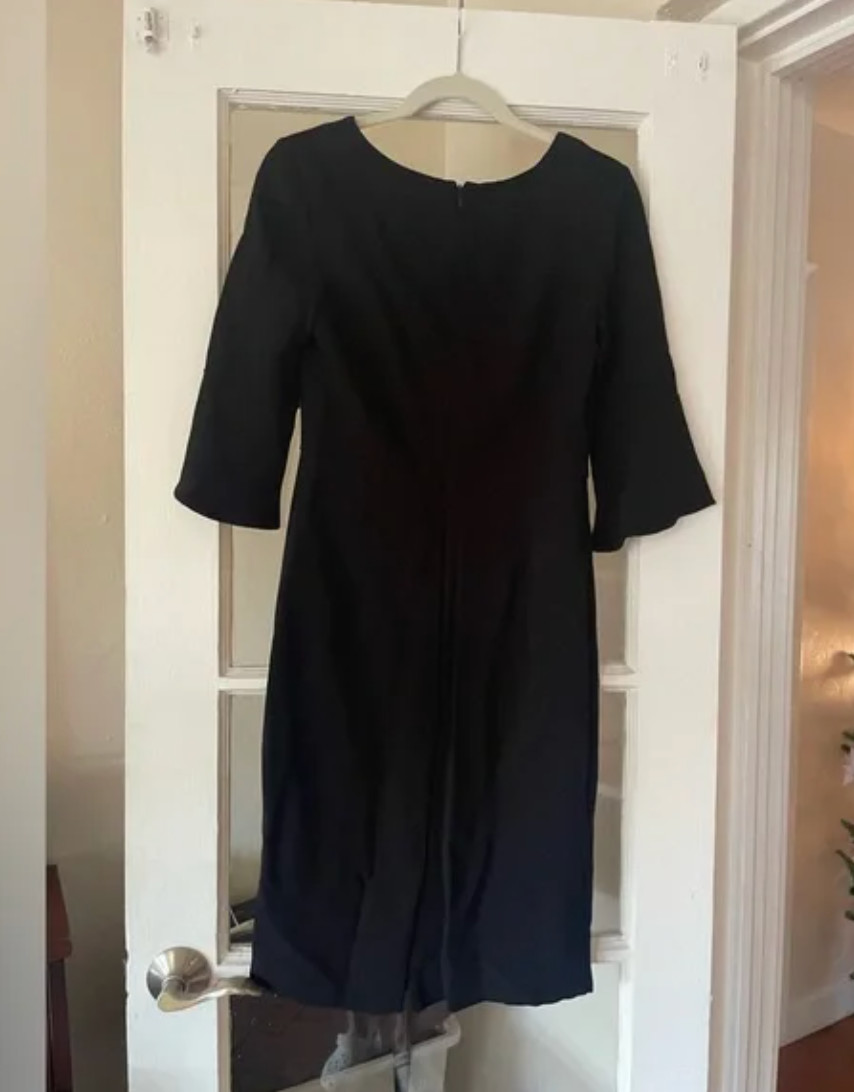 Boden fitted sheath with sleeves size 4