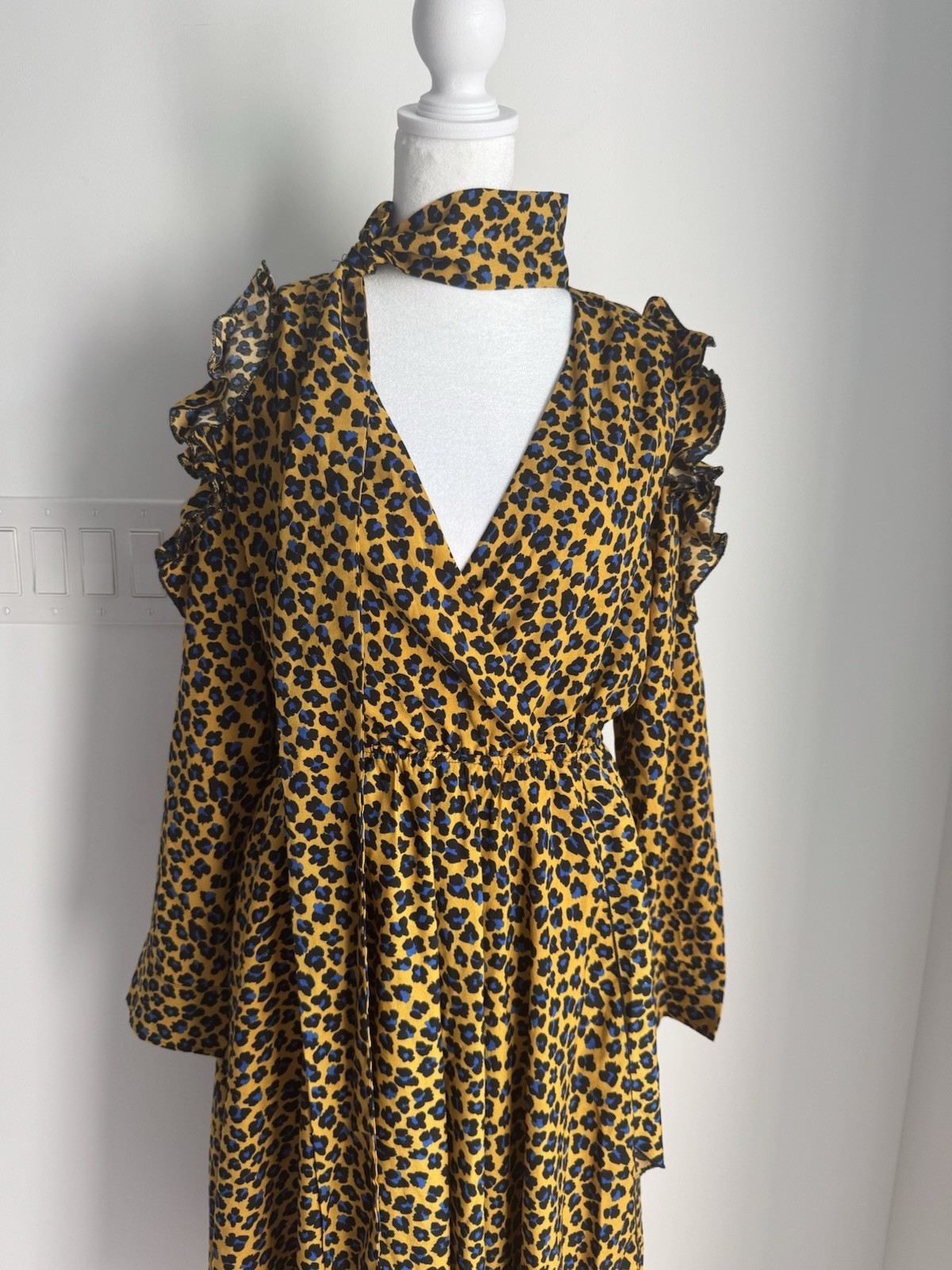 Akira Forever Lusting Yellow Leopard Maxi Dress Tie Neck Women’s Small NEW