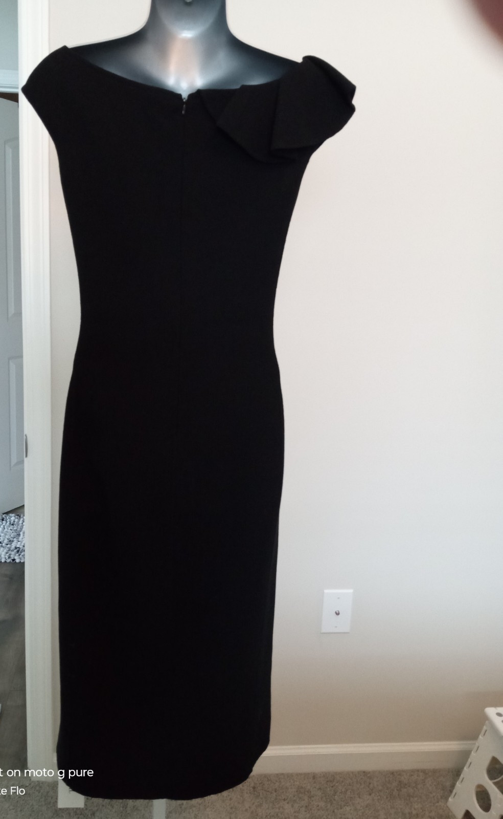 St John Black Wool Knit Sleeveless Ruffle Detail Mid Length Dress Sz 10
