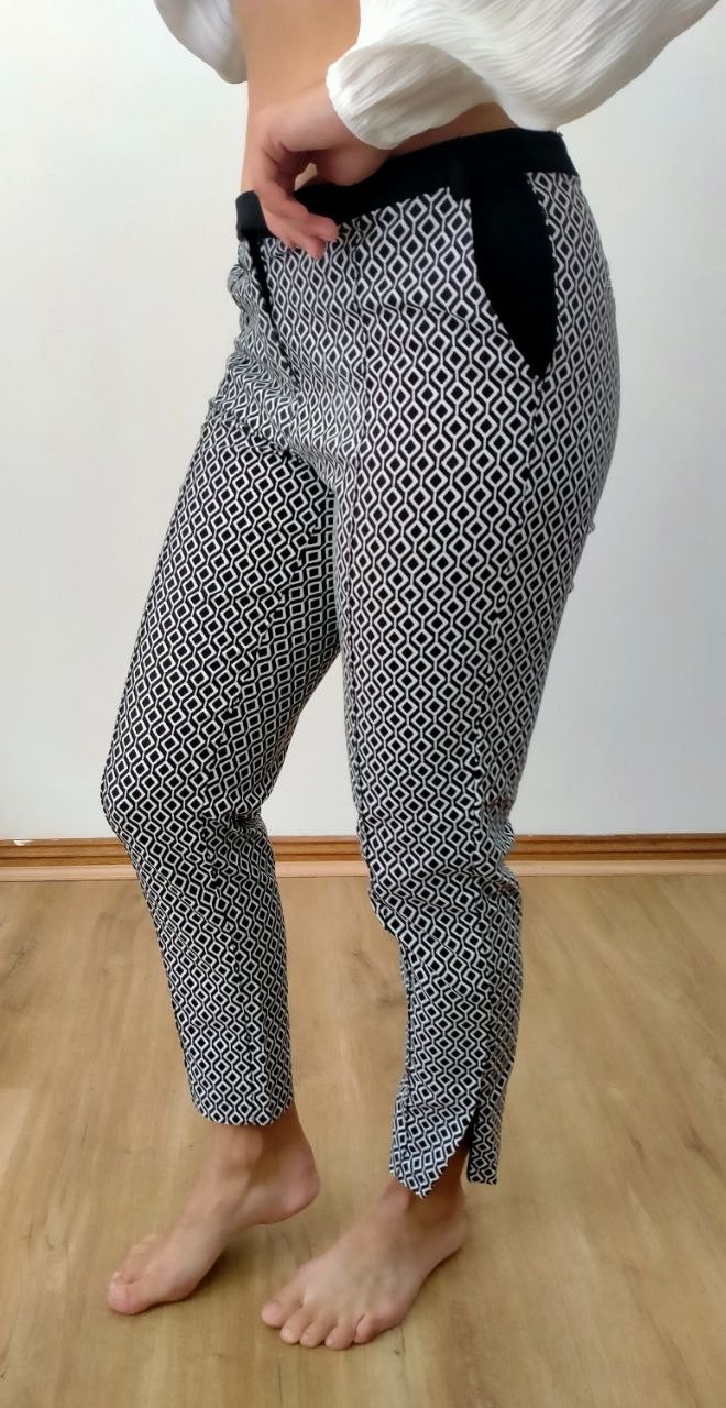 Trousers with black and white rhombus print Brand Paradisco . Used