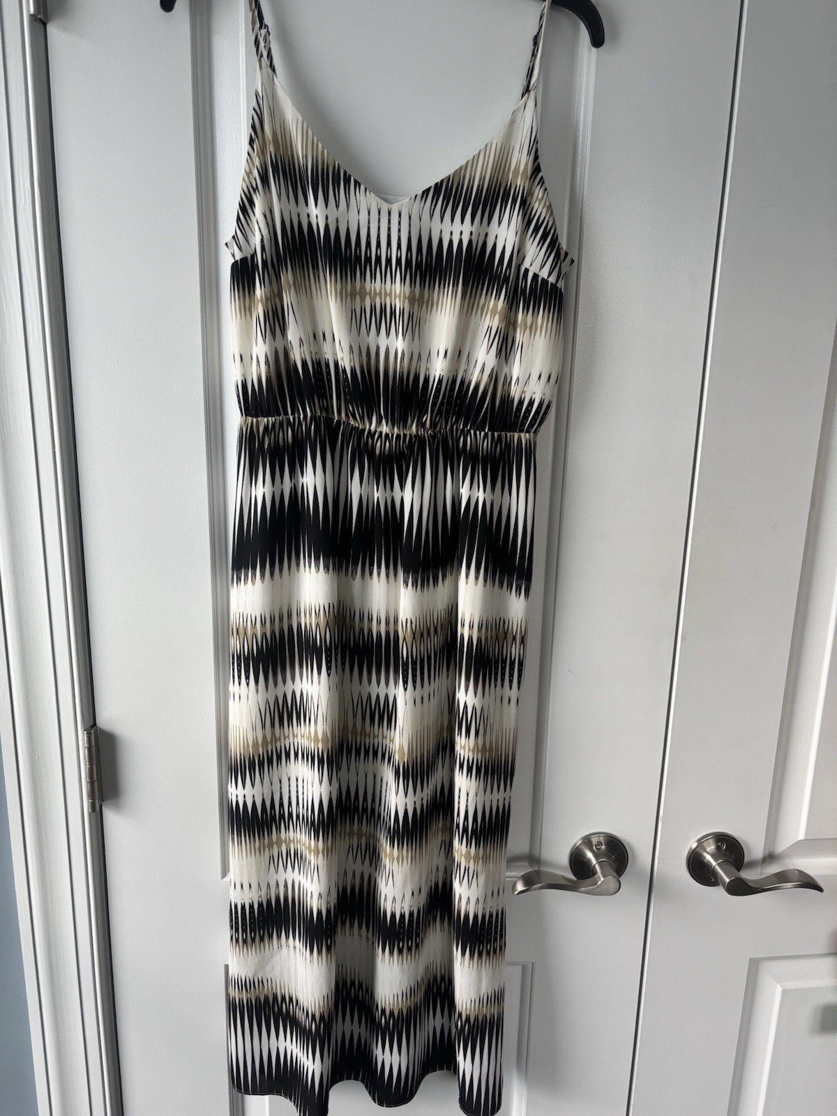 Vince Camuto Black, White & Gold Wave-Print Maxi Dress