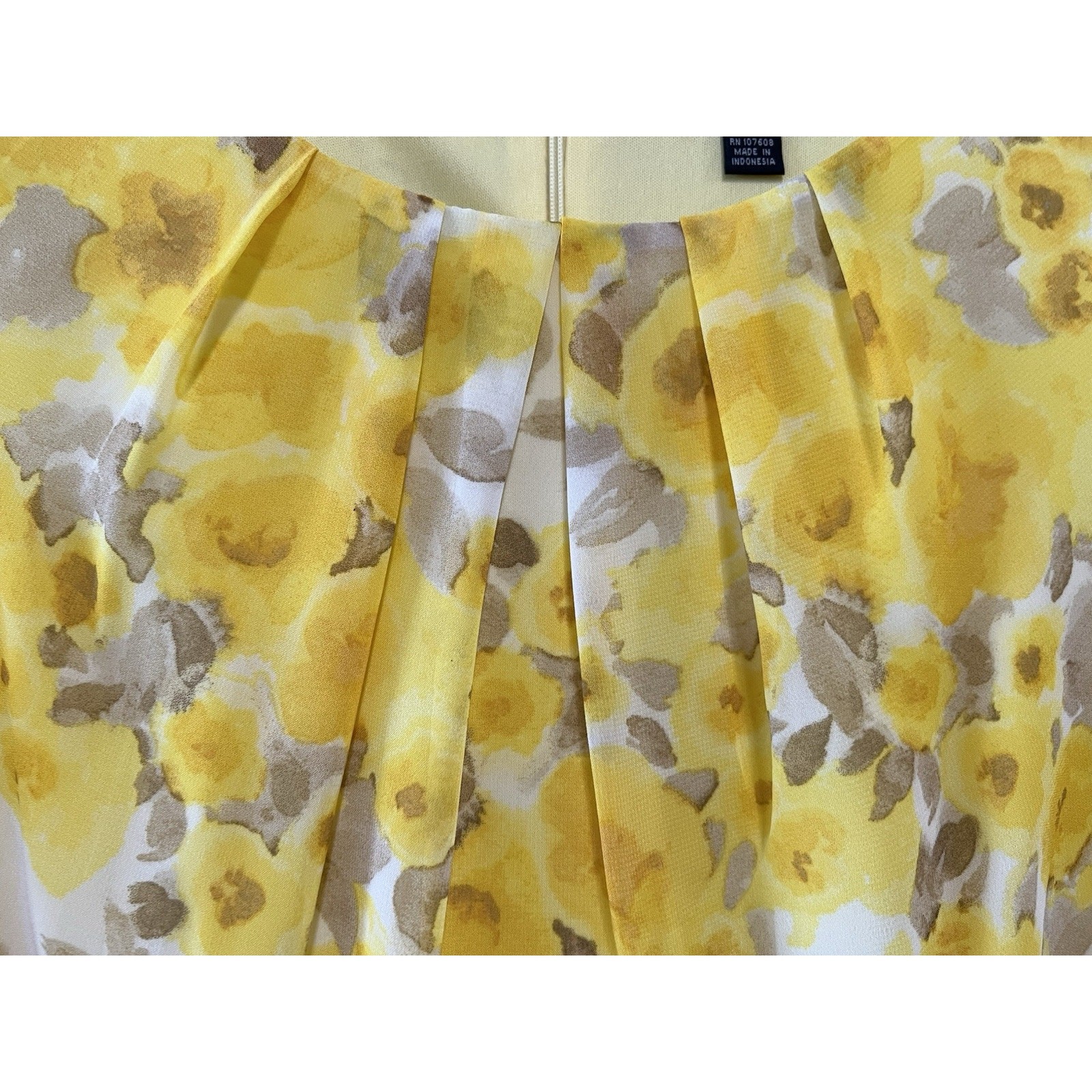 Butter Yellow Mocha Mousse Floral Midi spring Flowy, coquette Dress size 16